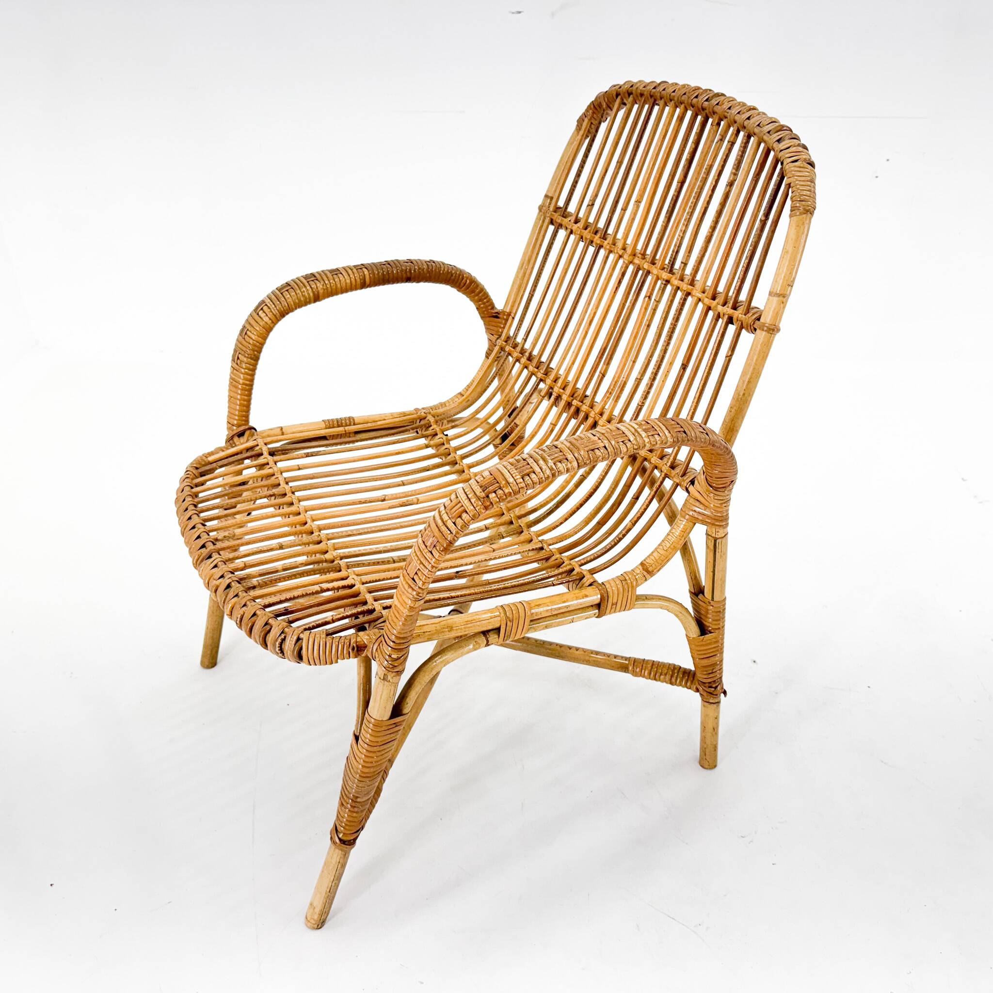 Fauteuil en rotin du milieu du siècle, Tchécoslovaquie, années 1970