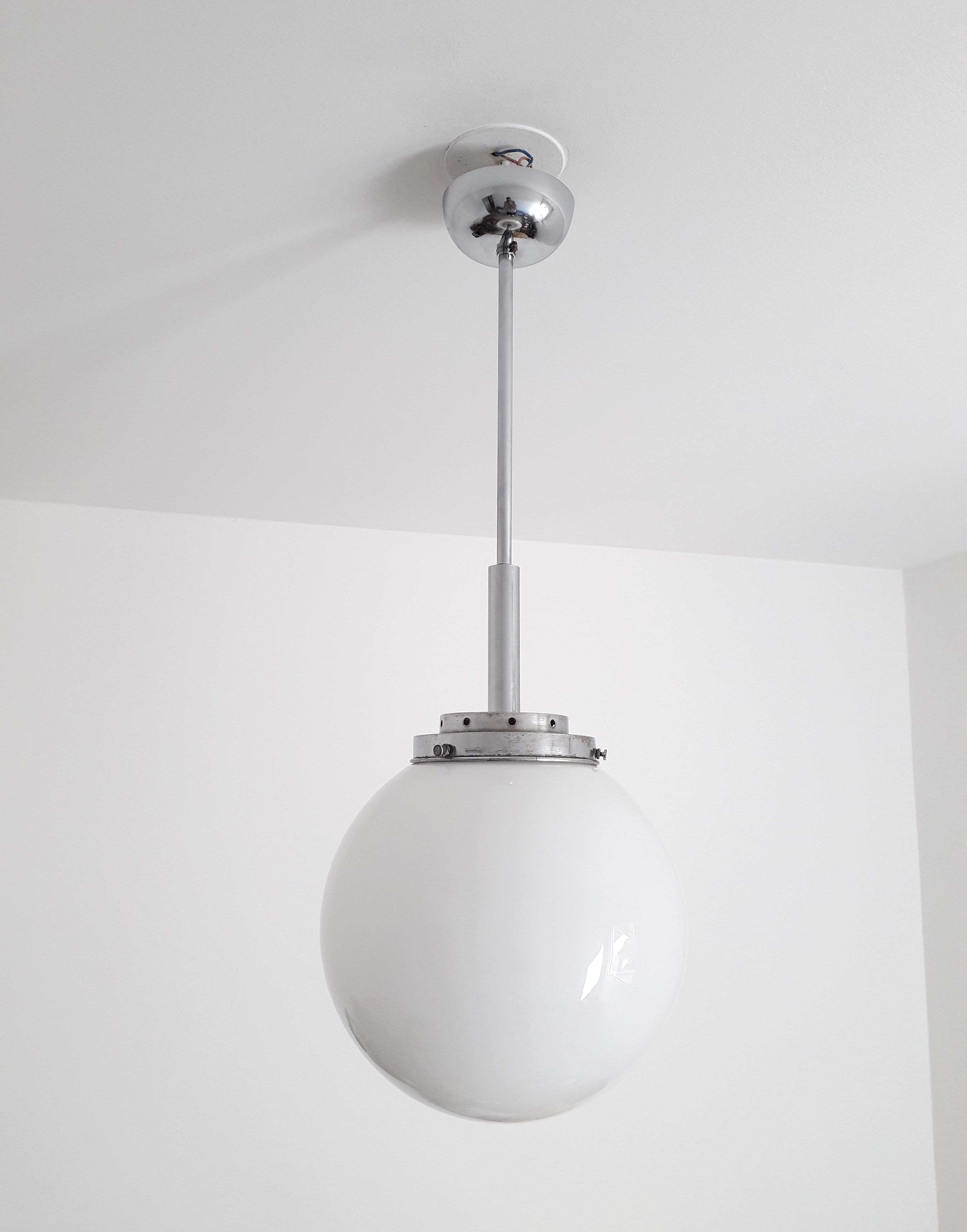 Suspension / chandelier brewery - Large opaline globe 30 cm -Italy 70s