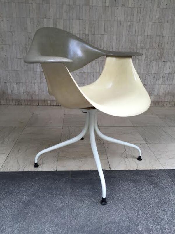 Swag Leg chair (1958), design George Nelson, édition Herman Miller