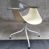 Swag Leg chair (1958), design George Nelson, Herman Miller edition