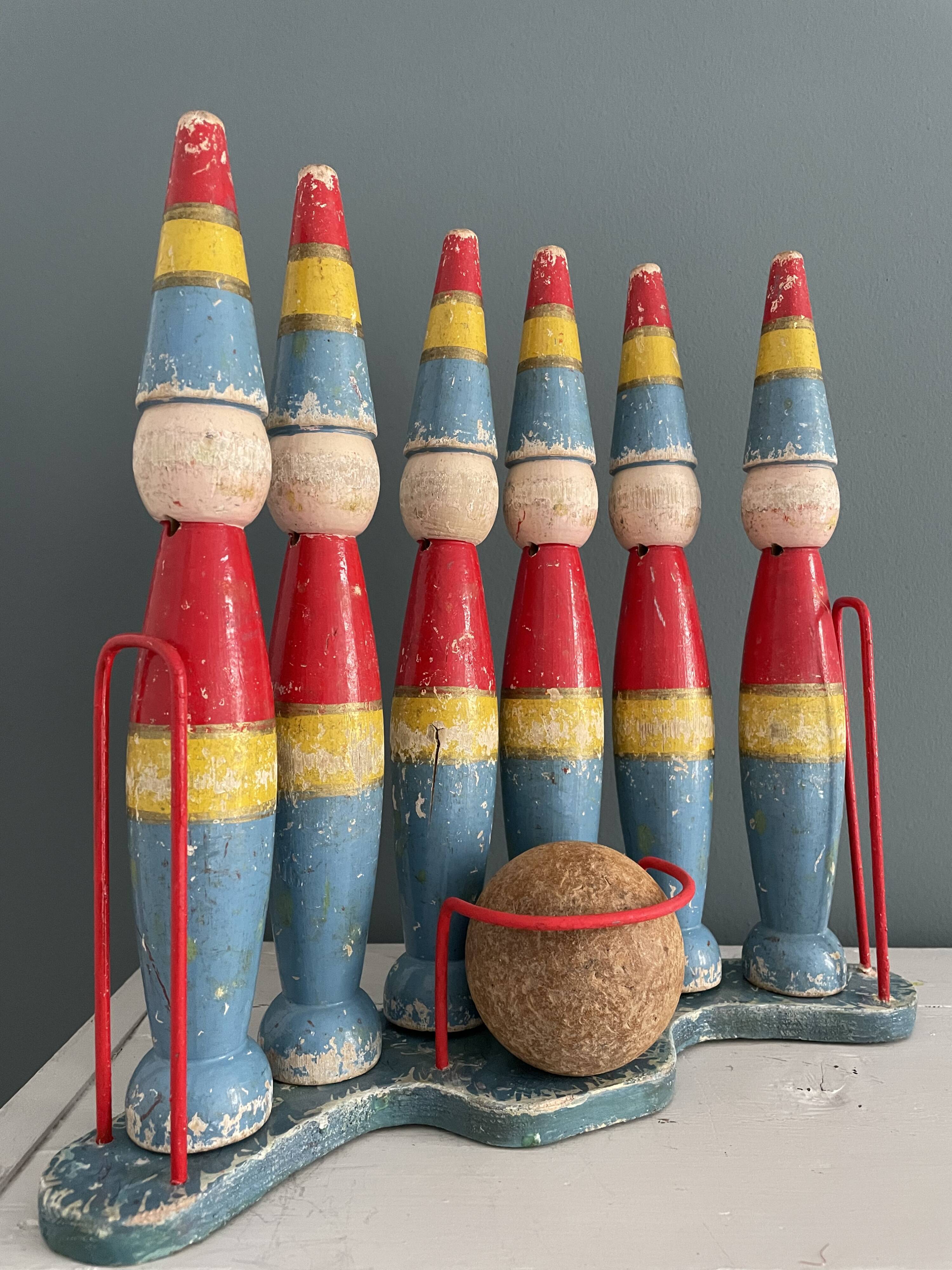 Old bowling game from the 1930s