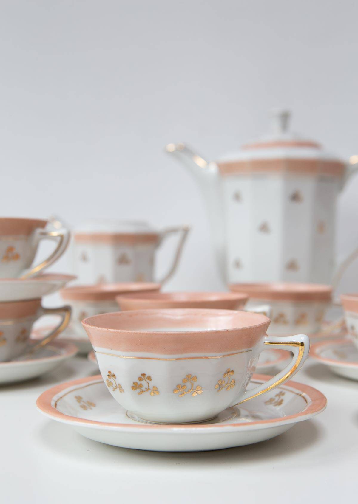 Limoges porcelain tea set? approx. 1950 (26 pieces)