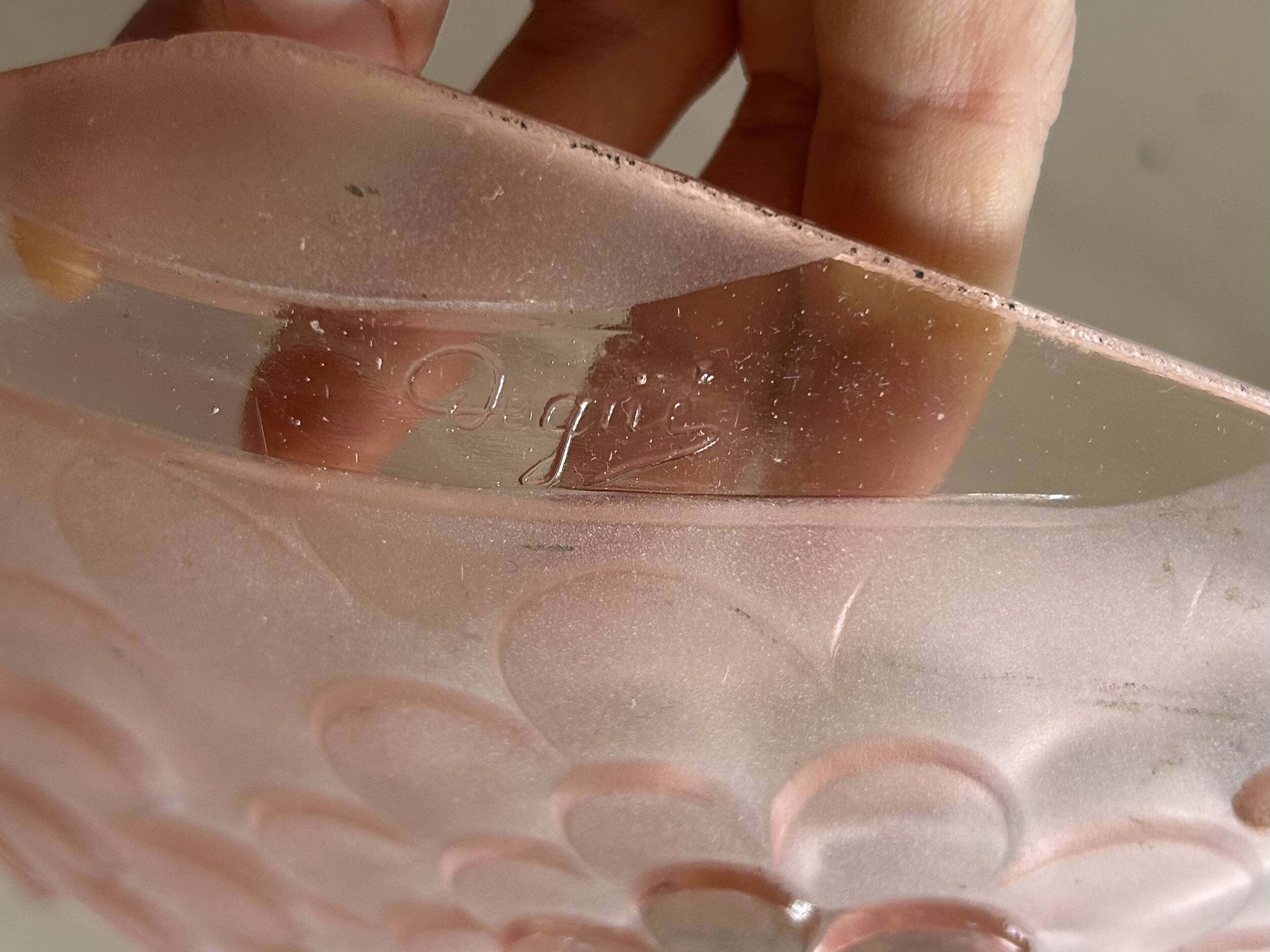 Vase suspension signed Degué