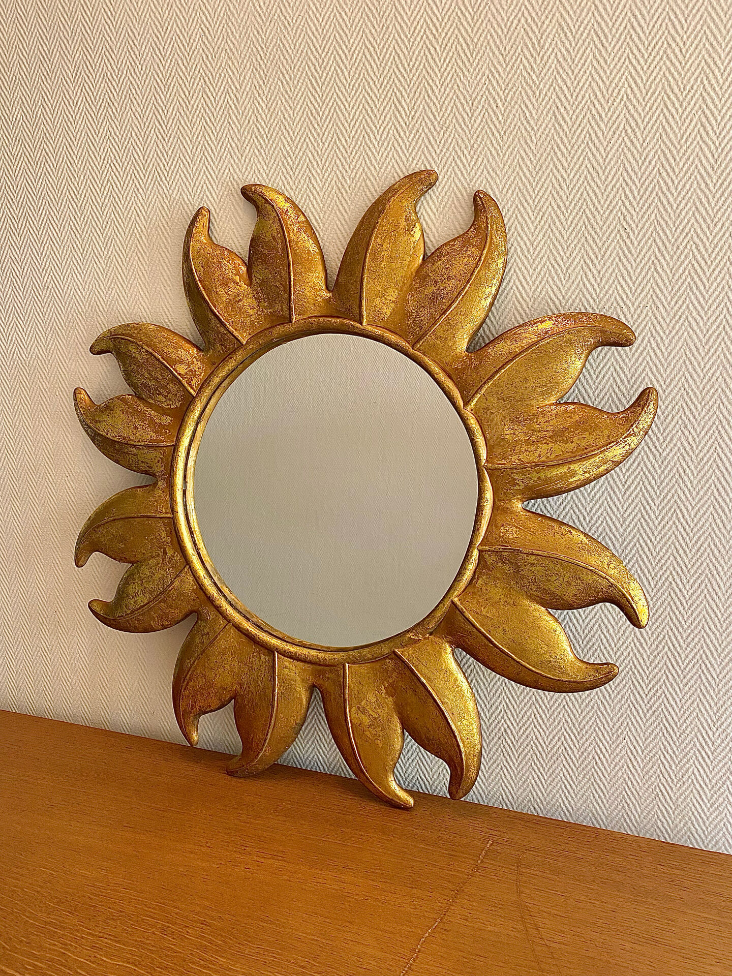 Large sun mirror in resin
