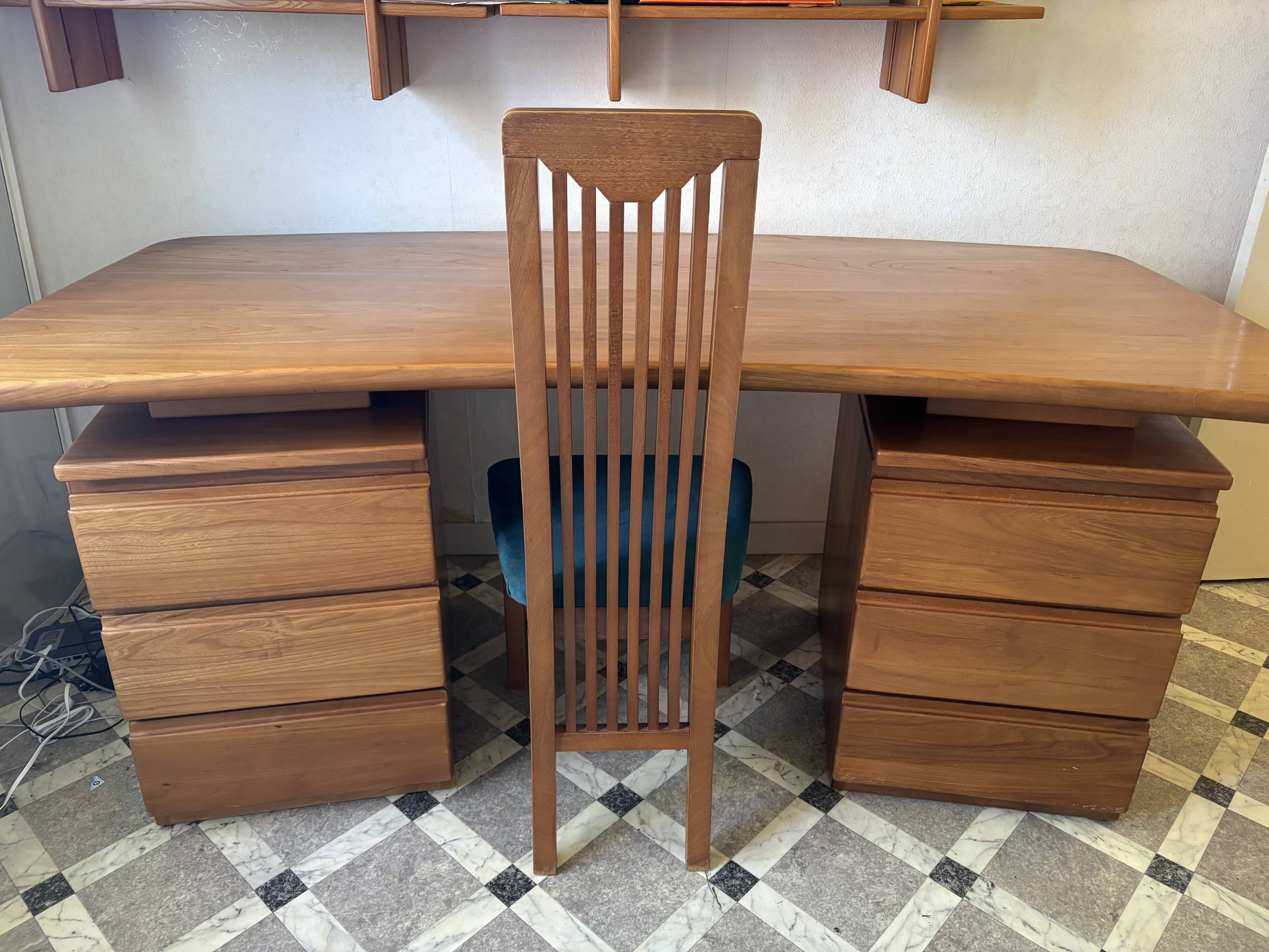 Bureau design en orme massif
