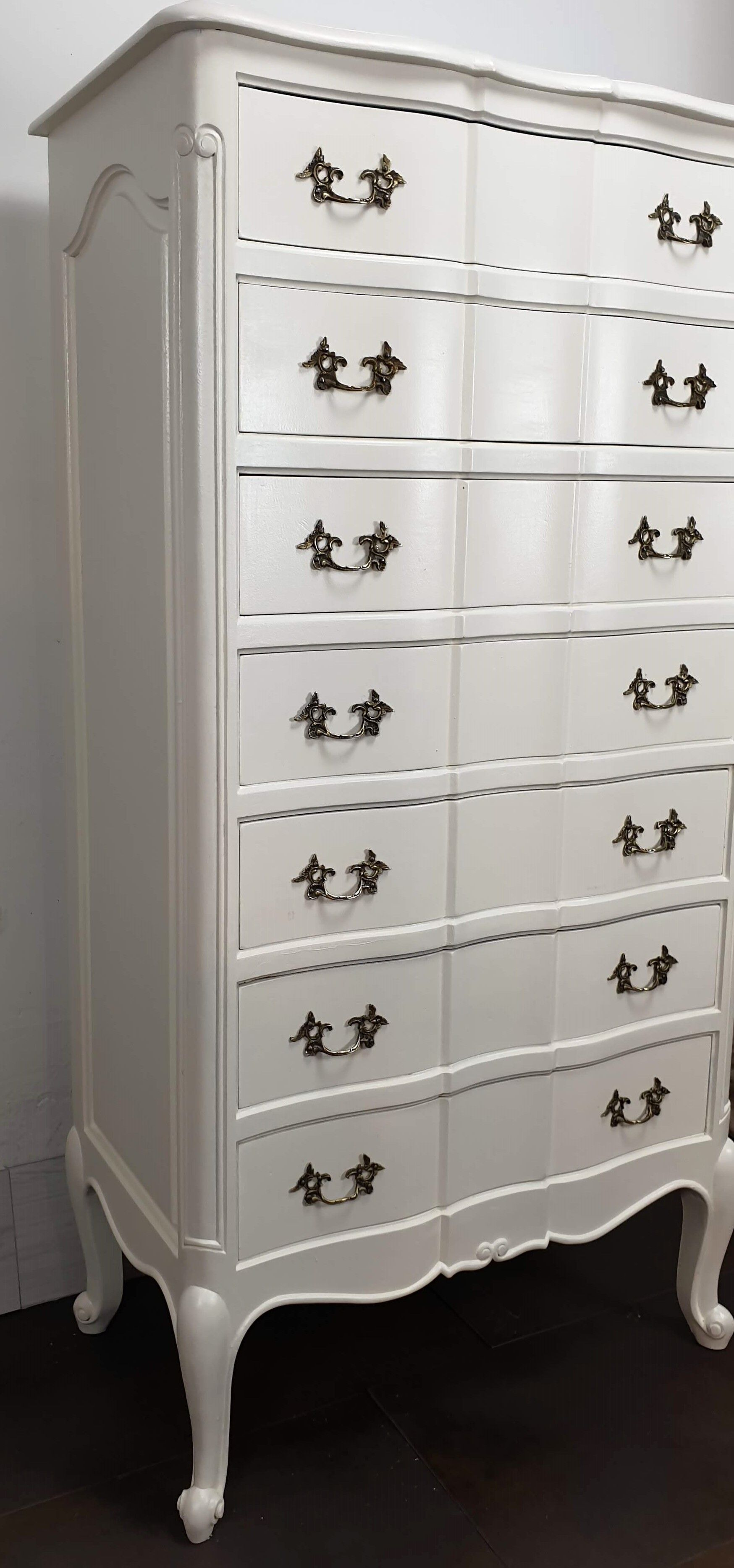 Louis xv-style cream white rag maker