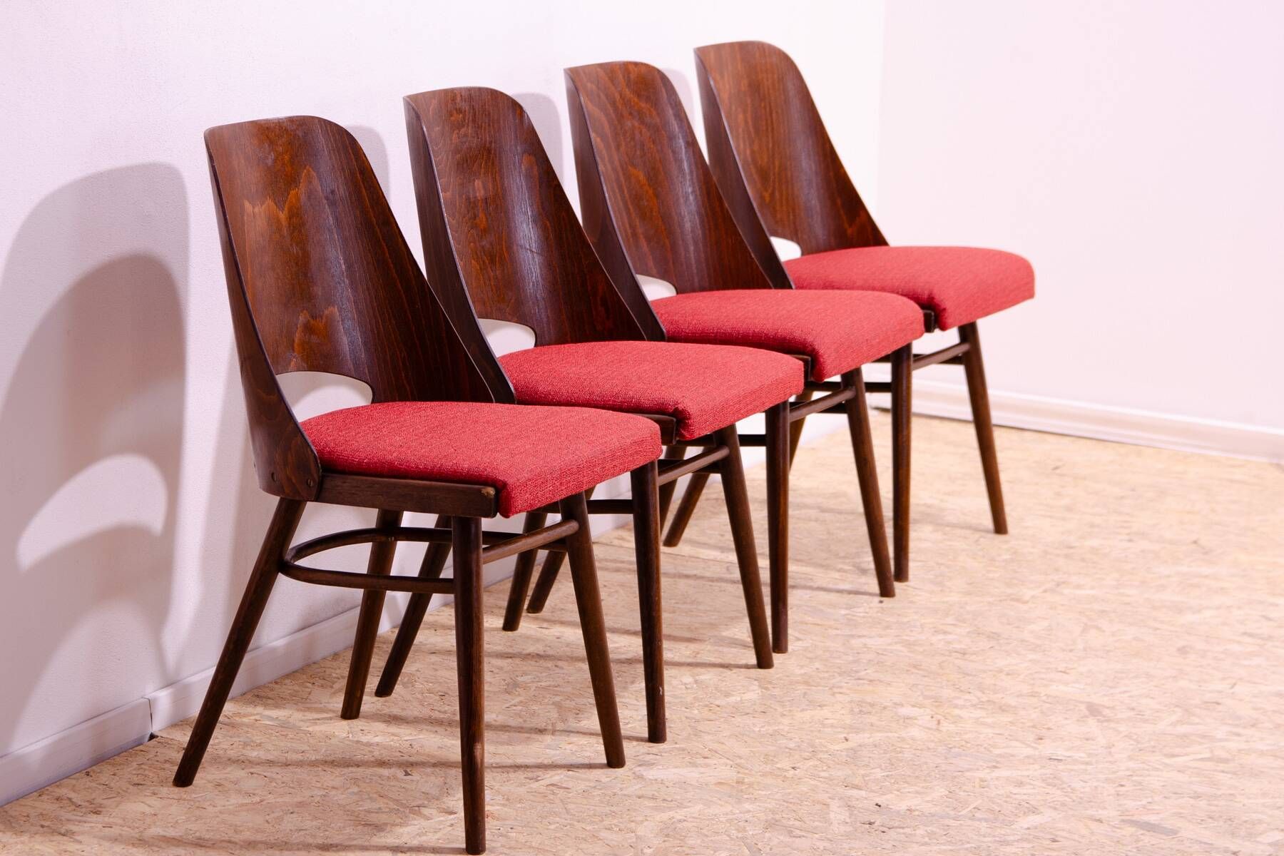 Chaises de salle à manger vintage par Radomír Hofman, années 1960, ensemble de 4
