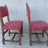 Paire de chaises Louis XIII en noyer