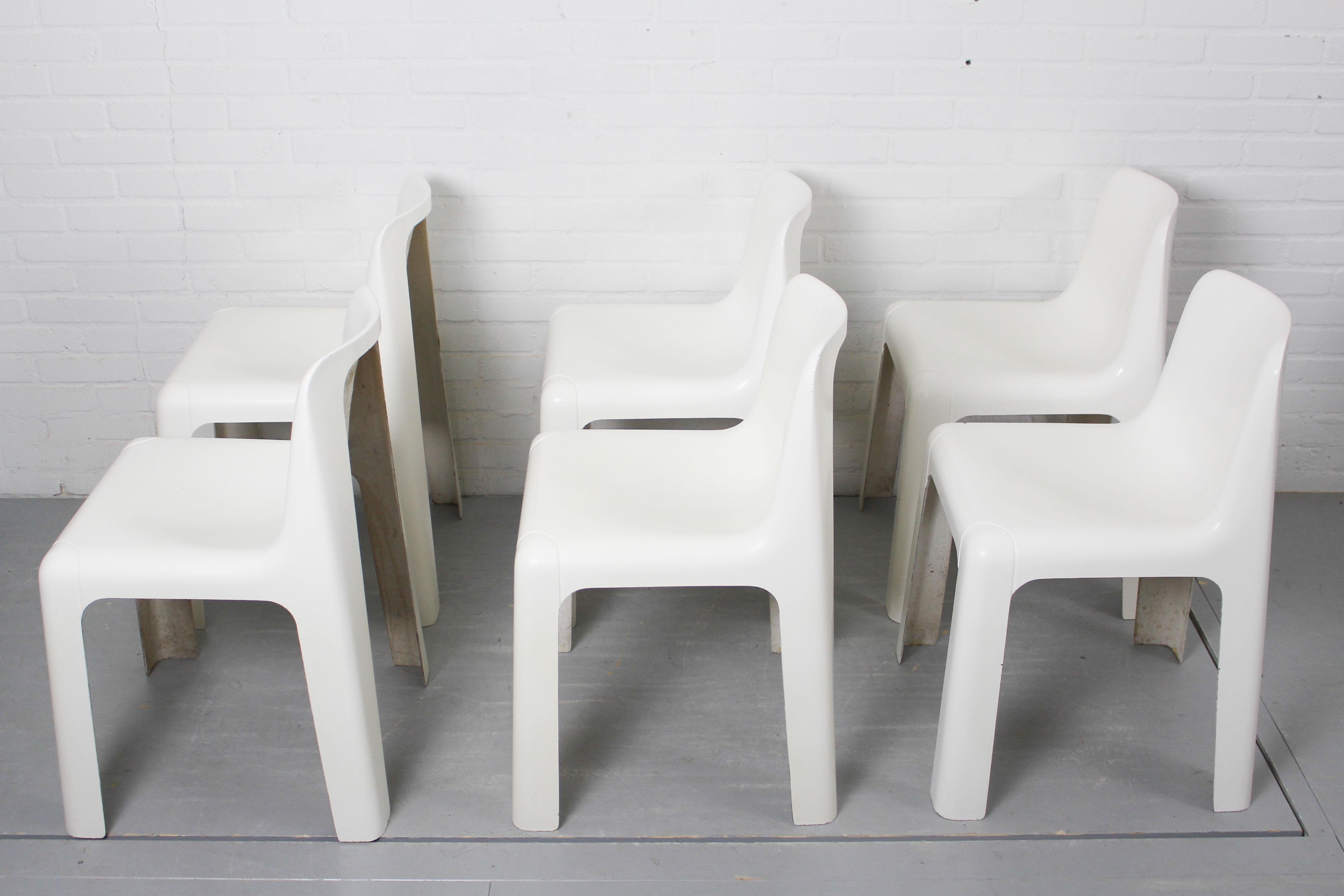 Set of 6 OZOO 700 Fiberglass Dining Chairs by Marc Berthier for Roche Bobois, 1970s