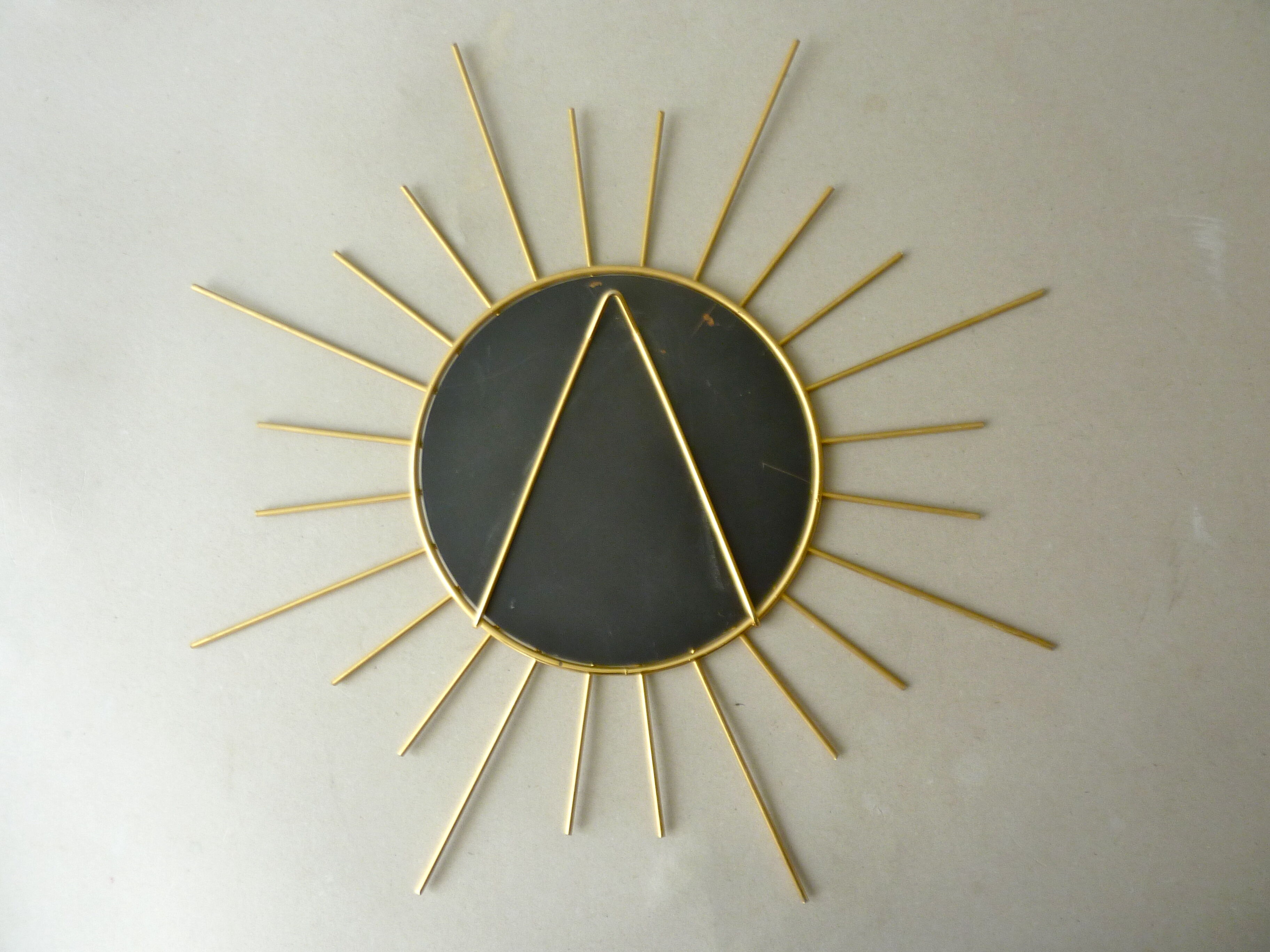 Mirror shape Sun brass of the 1970s 43x43cm