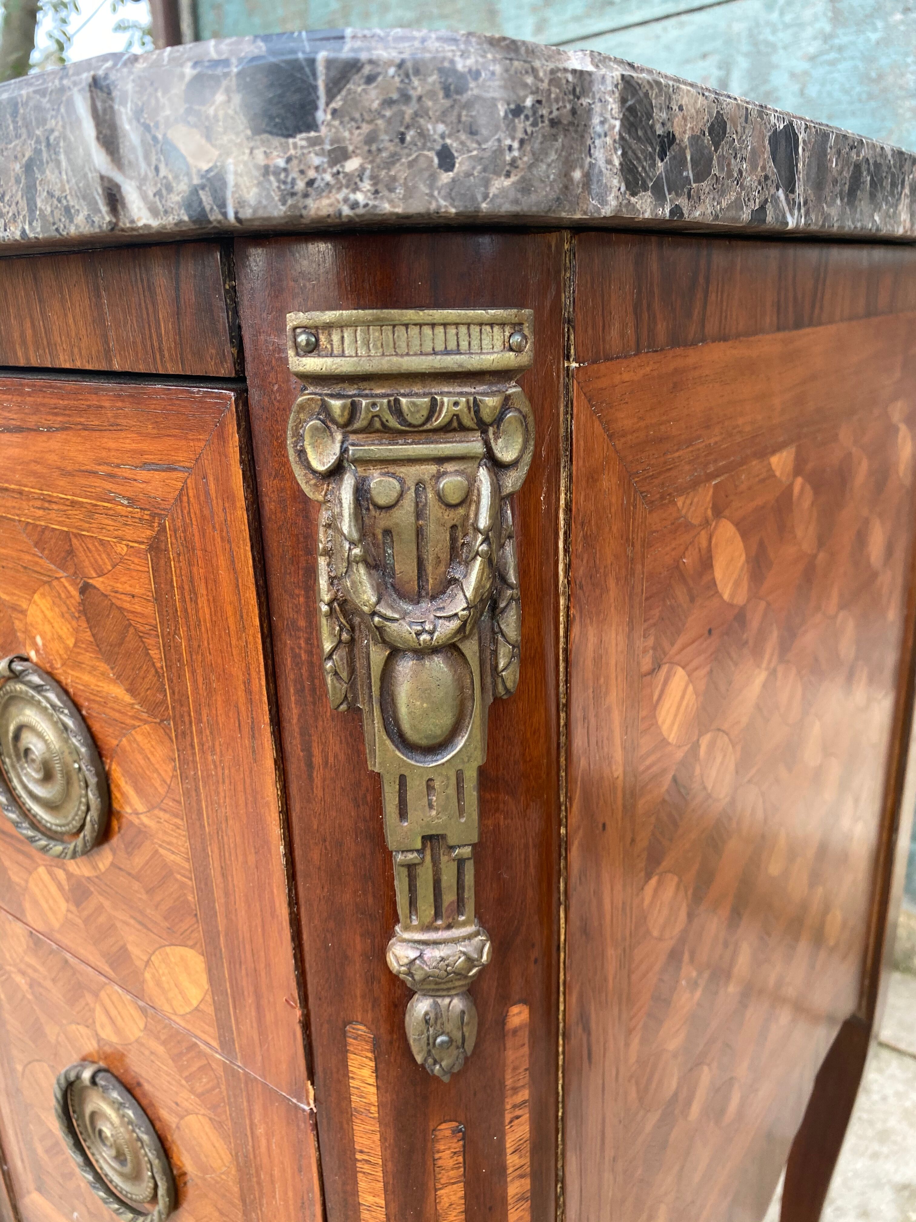 Commode sauteuse style Louis XV plateau marbre