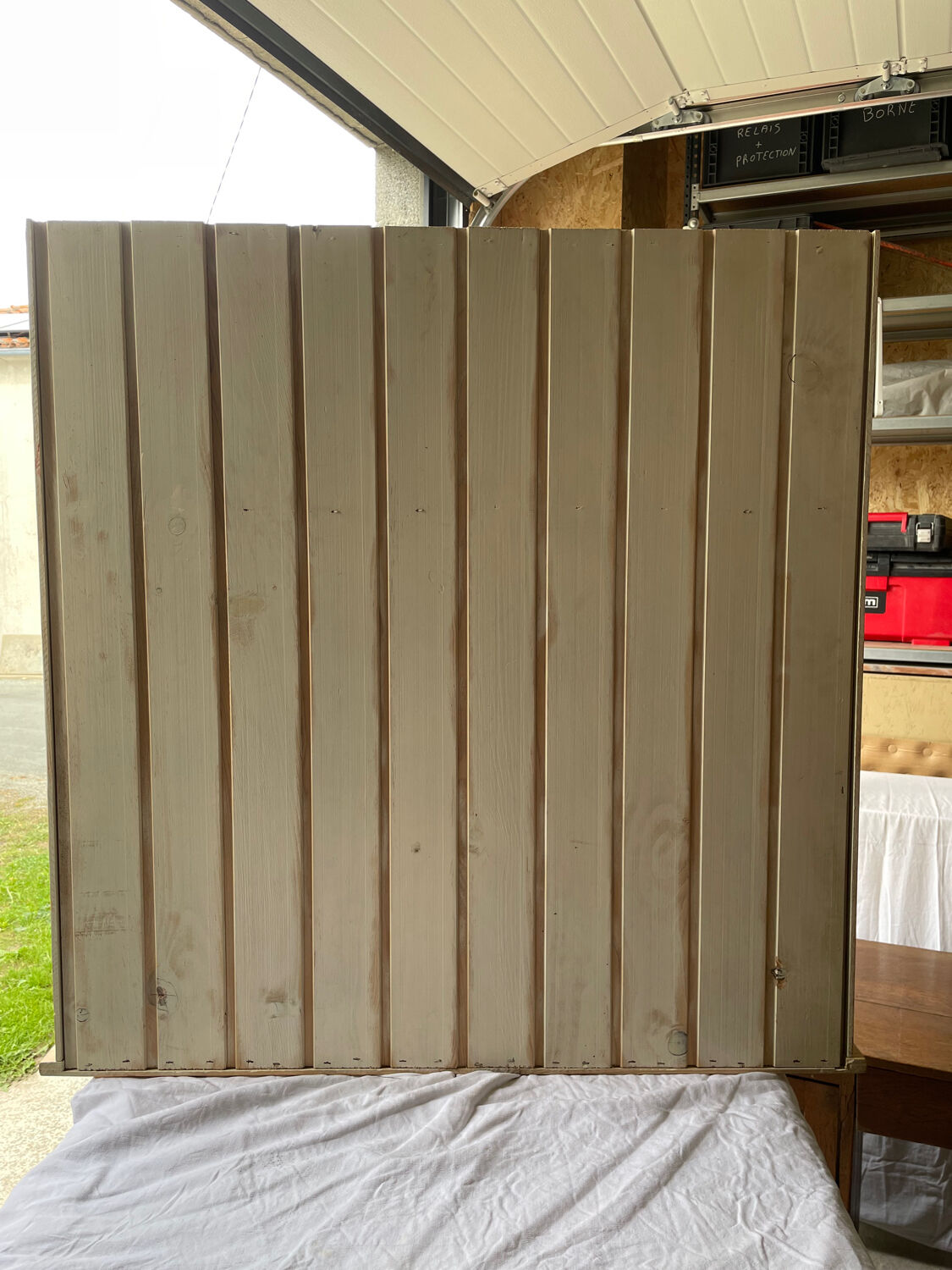 Shelf / bookcase