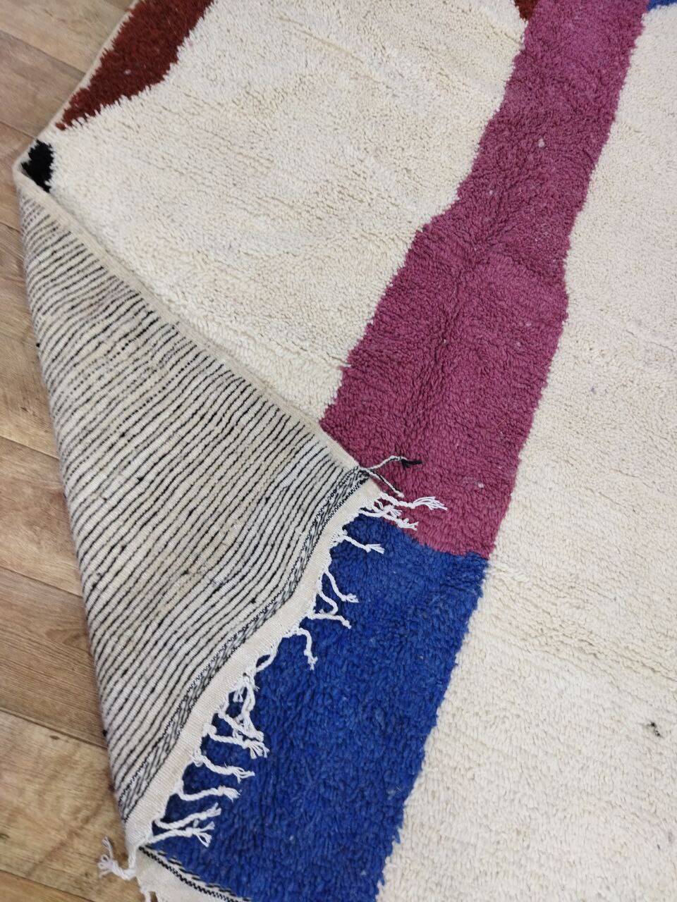 Handcrafted moroccan berber rug 224 x 154 cm