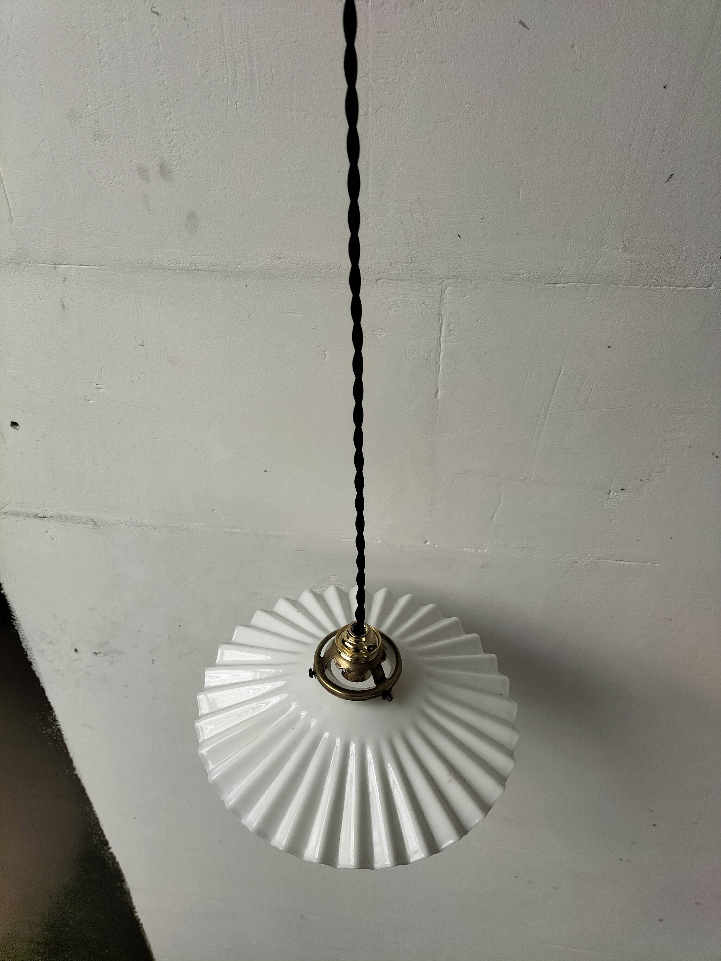 Opaline suspension with ceiling light