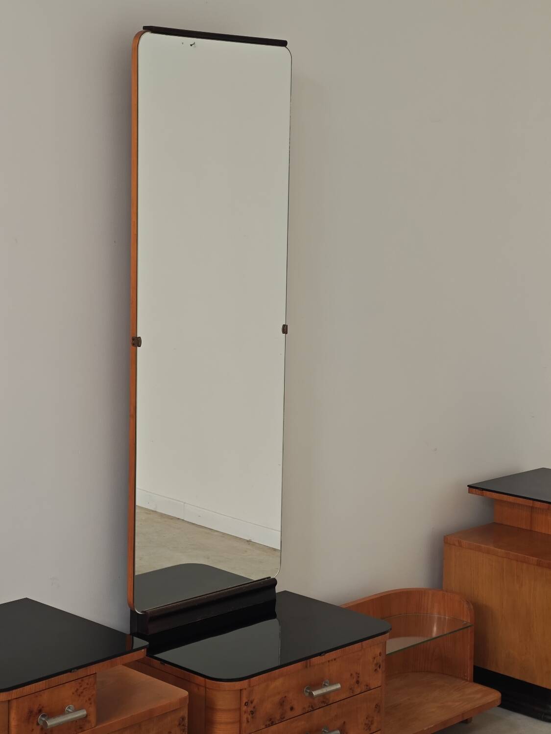 Jindrich Halabala dressing table and bedside tables for Up Zavody 1950