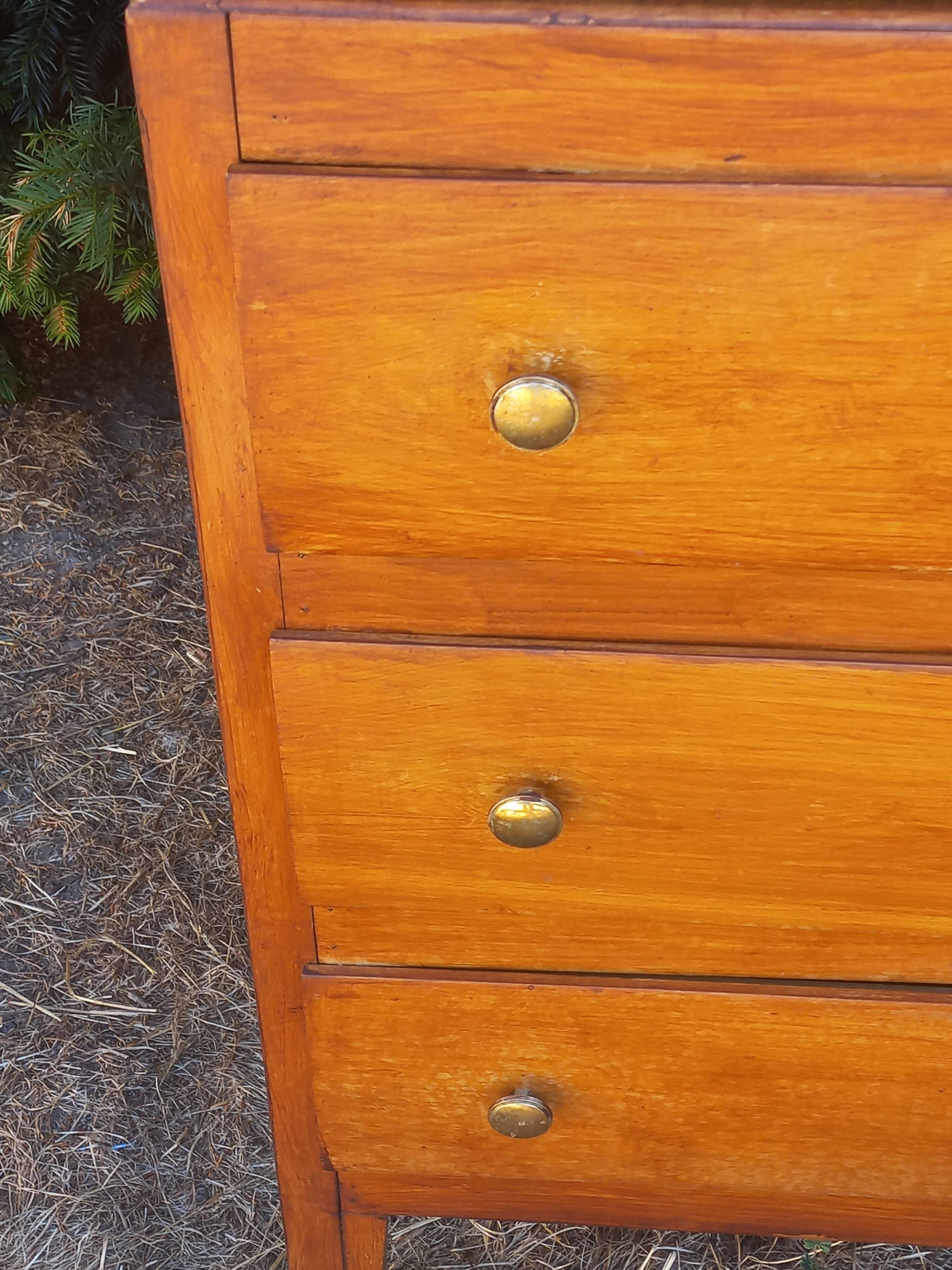 Vintage beech chest of drawers with 3 drawers from the 1950s.