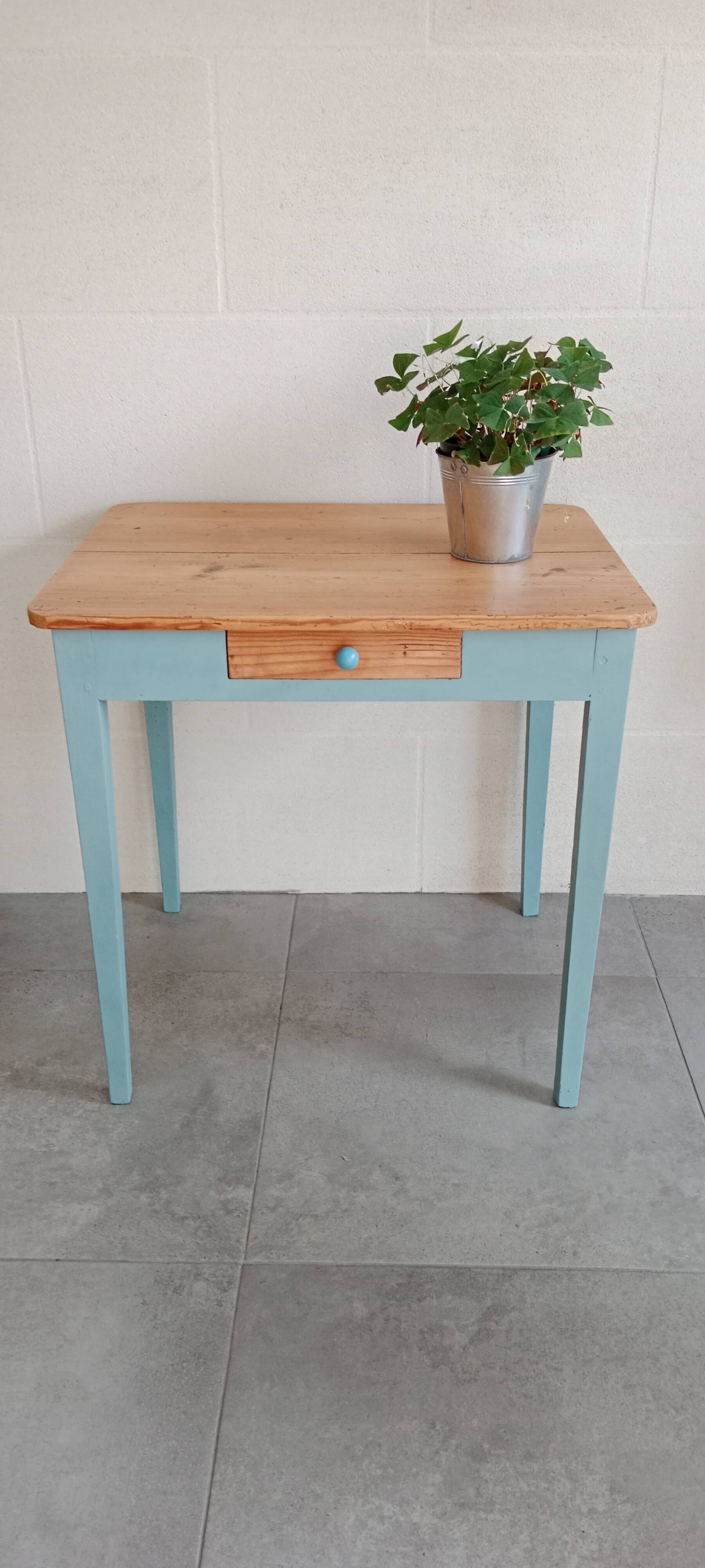 Table d'appoint ou bureau