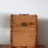 Wicker bottle basket and bamboo