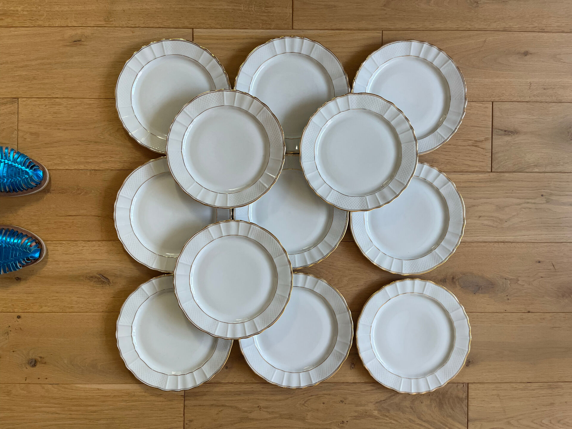 12 flat plates porcelain from Limoges Bernardaud