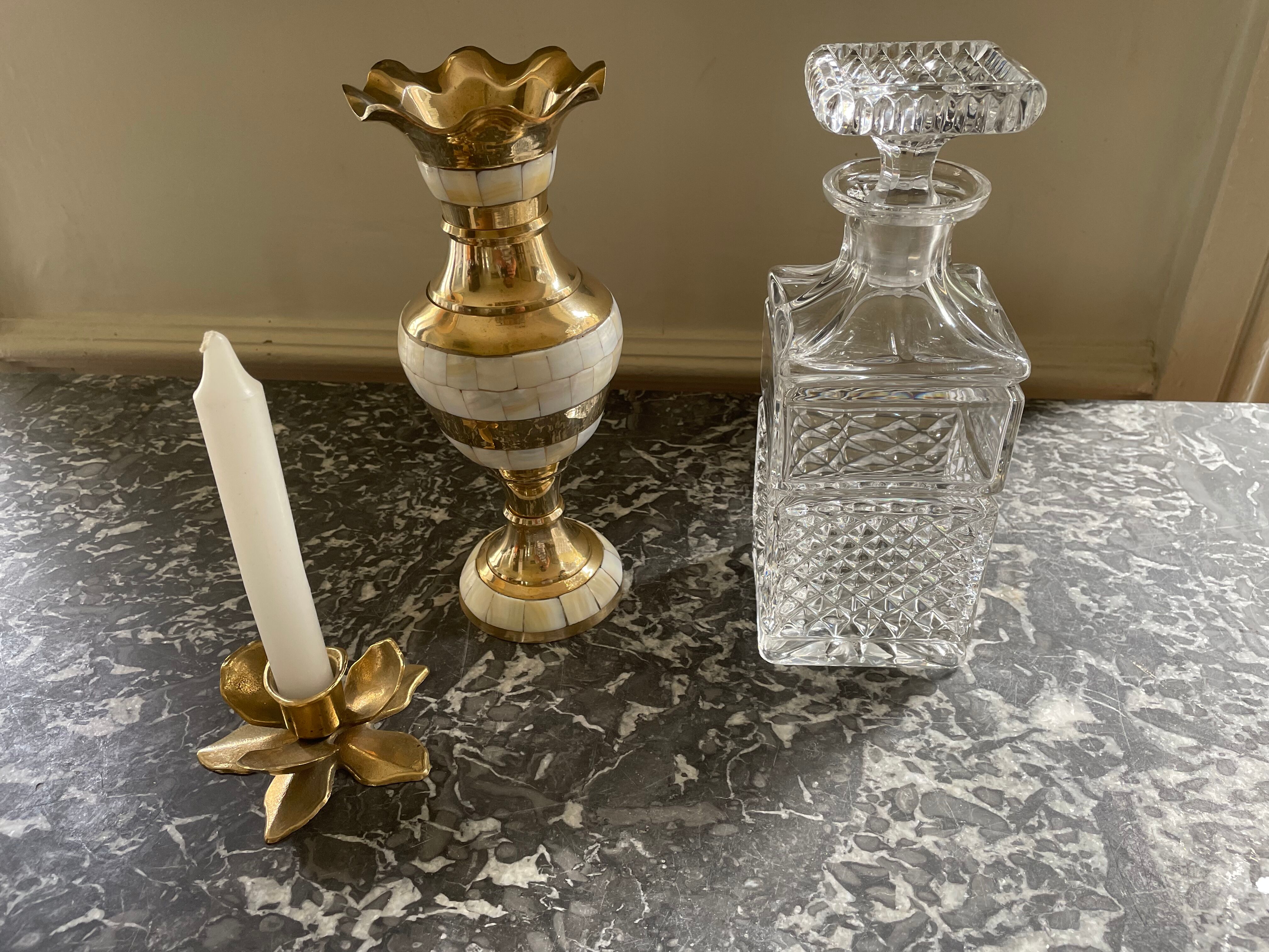 Vintage crystal decanter diamond tip