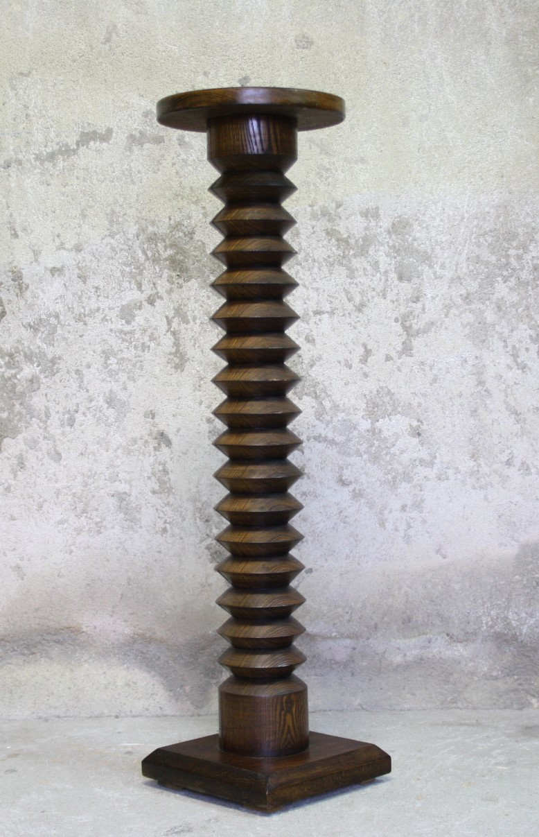 Fifth wheel press screw