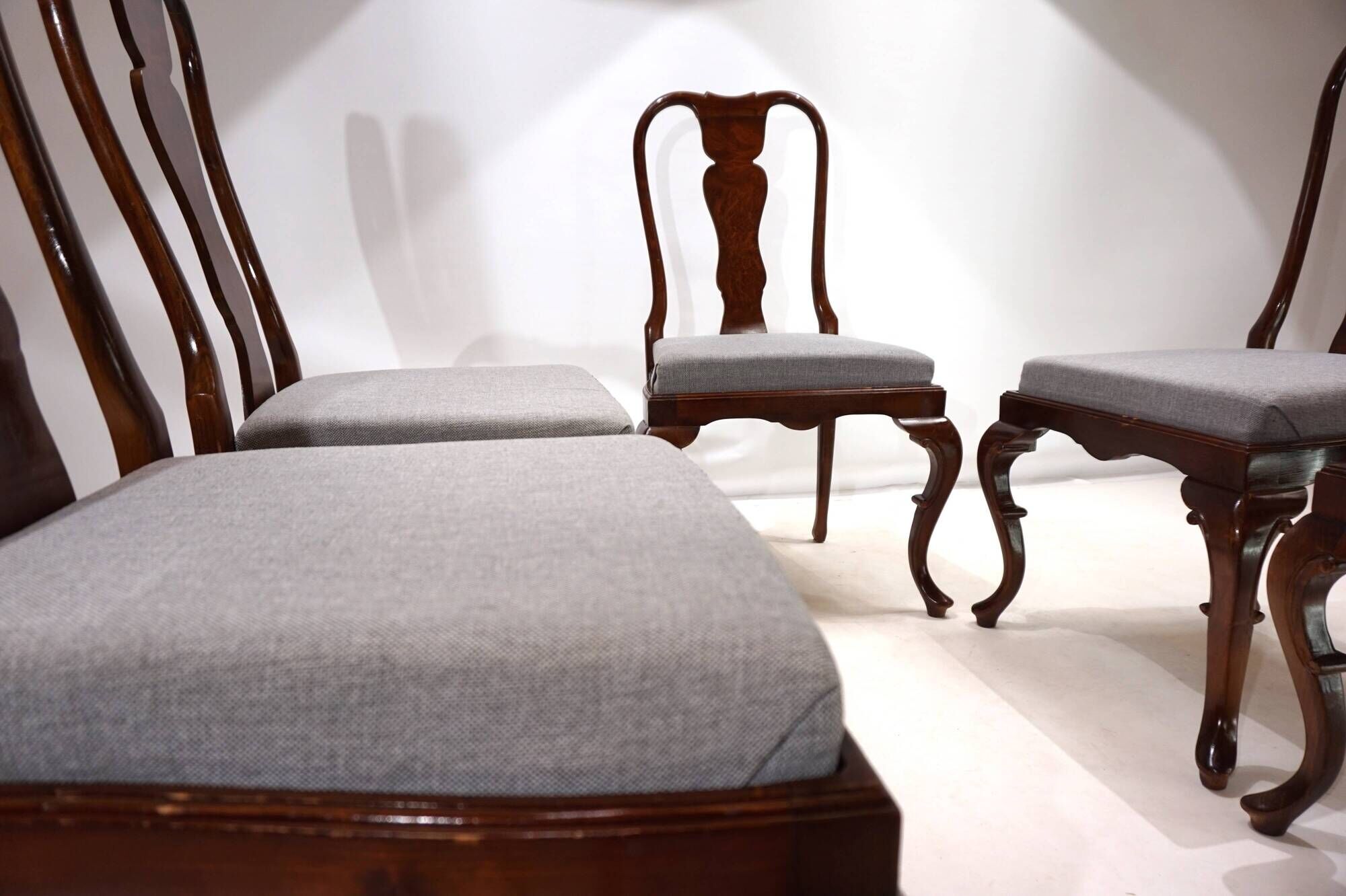 Lot de 5 chaises de salle à manger en acajou de style Reine Anne, 1920