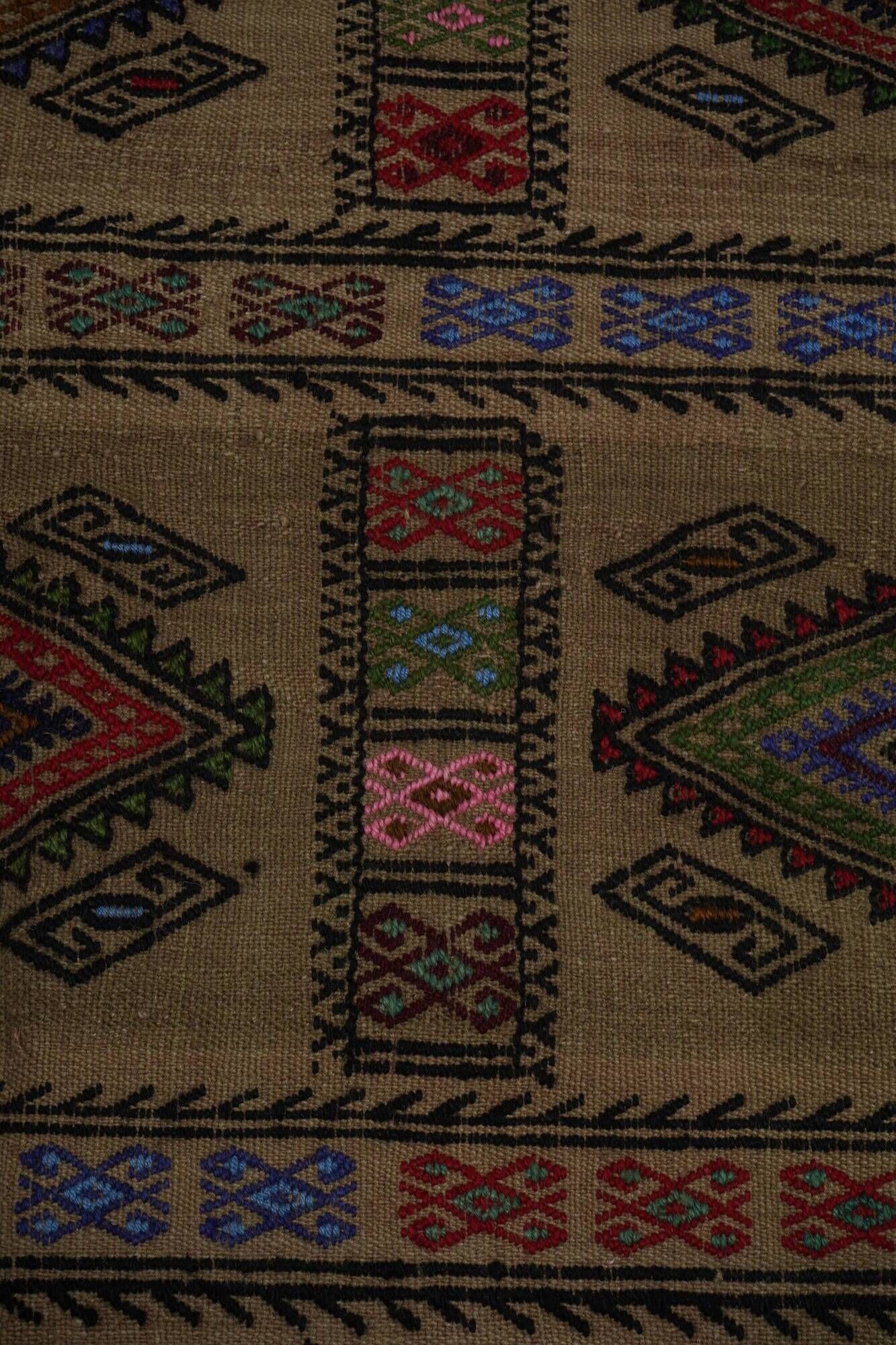 Vintage Turkish kilim, handwoven, 173x236 cm.