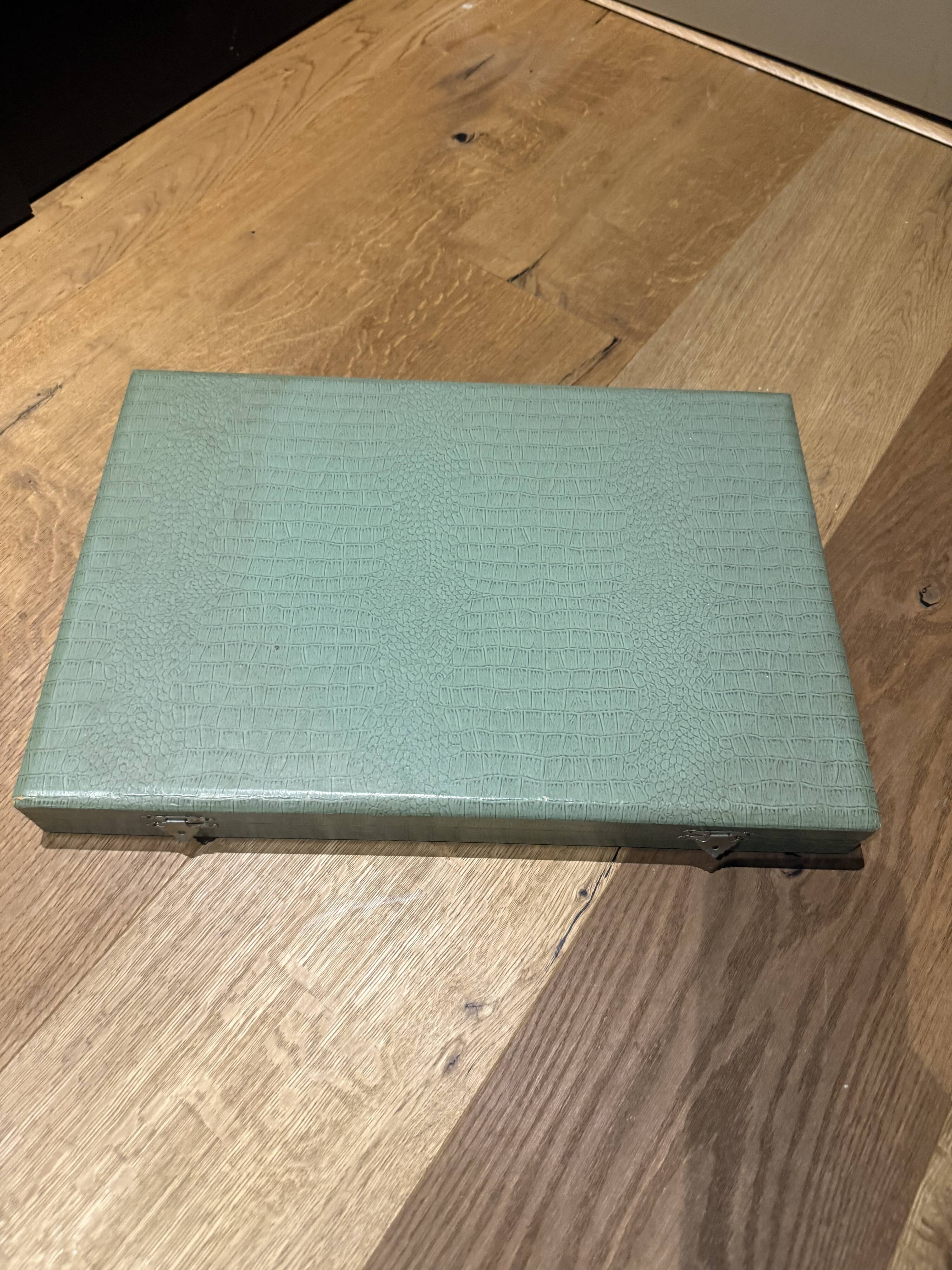 24-piece bamboo cutlery set