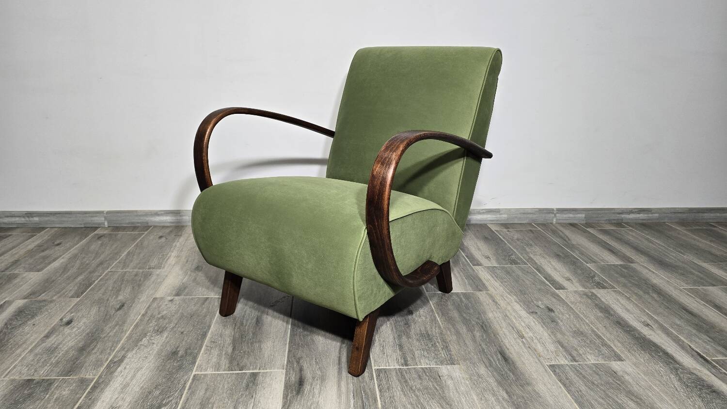 Art Deco Lounge Chair by Jindrich Halabala, 1940s