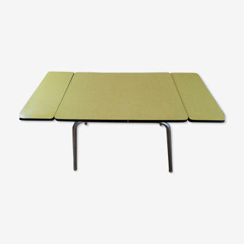 Table formica jaune