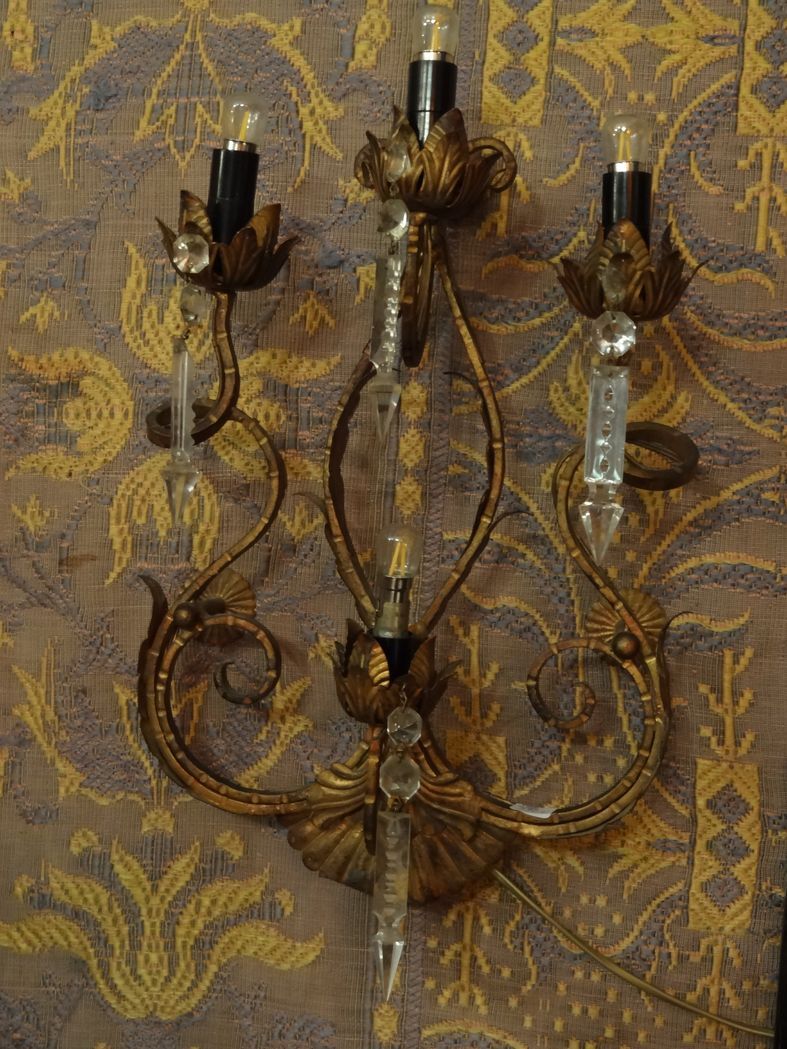 Pair of four-light gilded iron wall lamps 30 x 46 cm