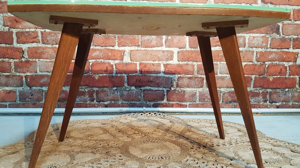 Coffee table compass foot