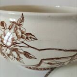 Soupière ancienne en terre de fer – décor "Marguerite", Grand Dépôt Paris