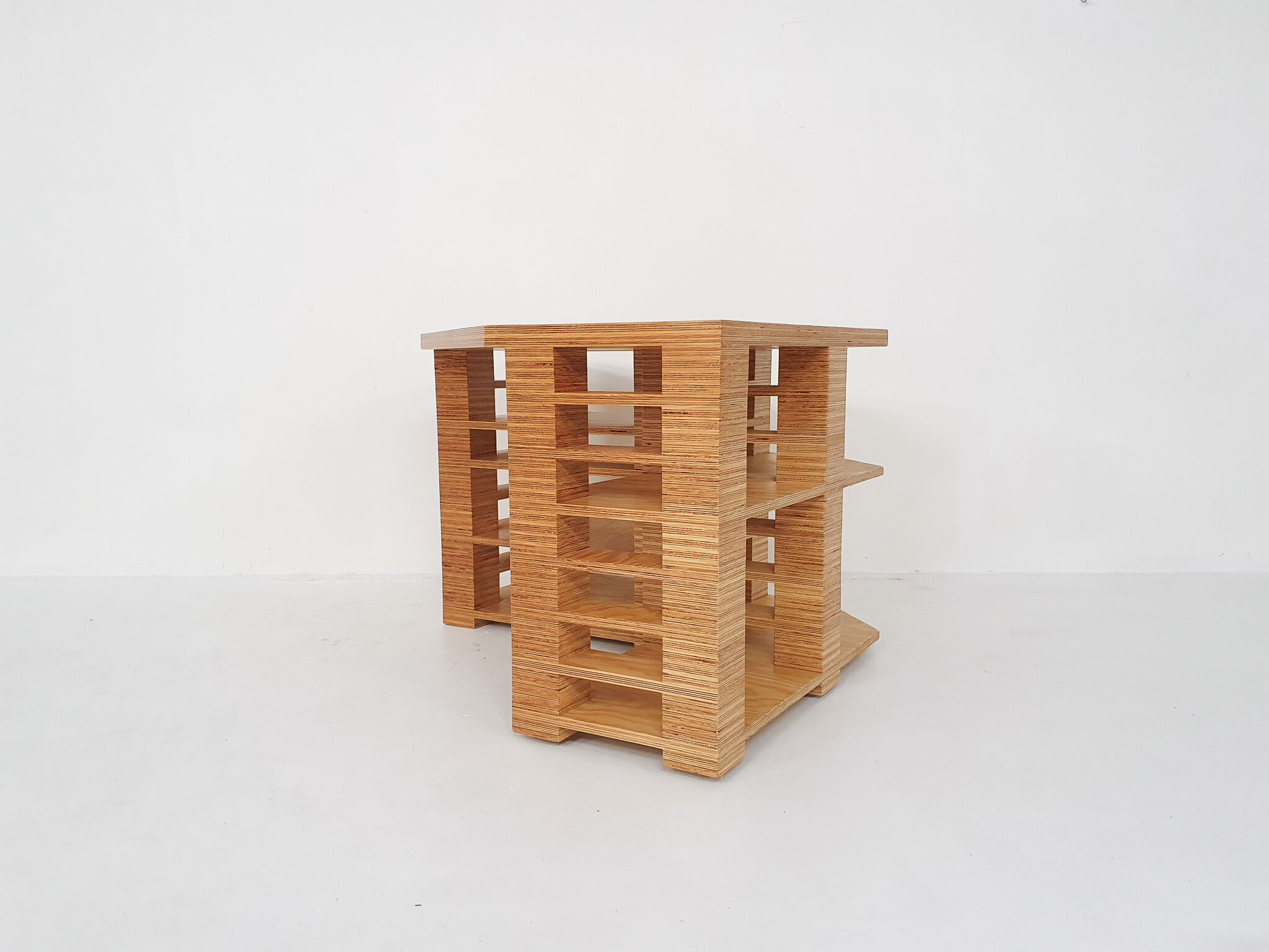 Bureau en contreplaqué de design néerlandais exceptionnel