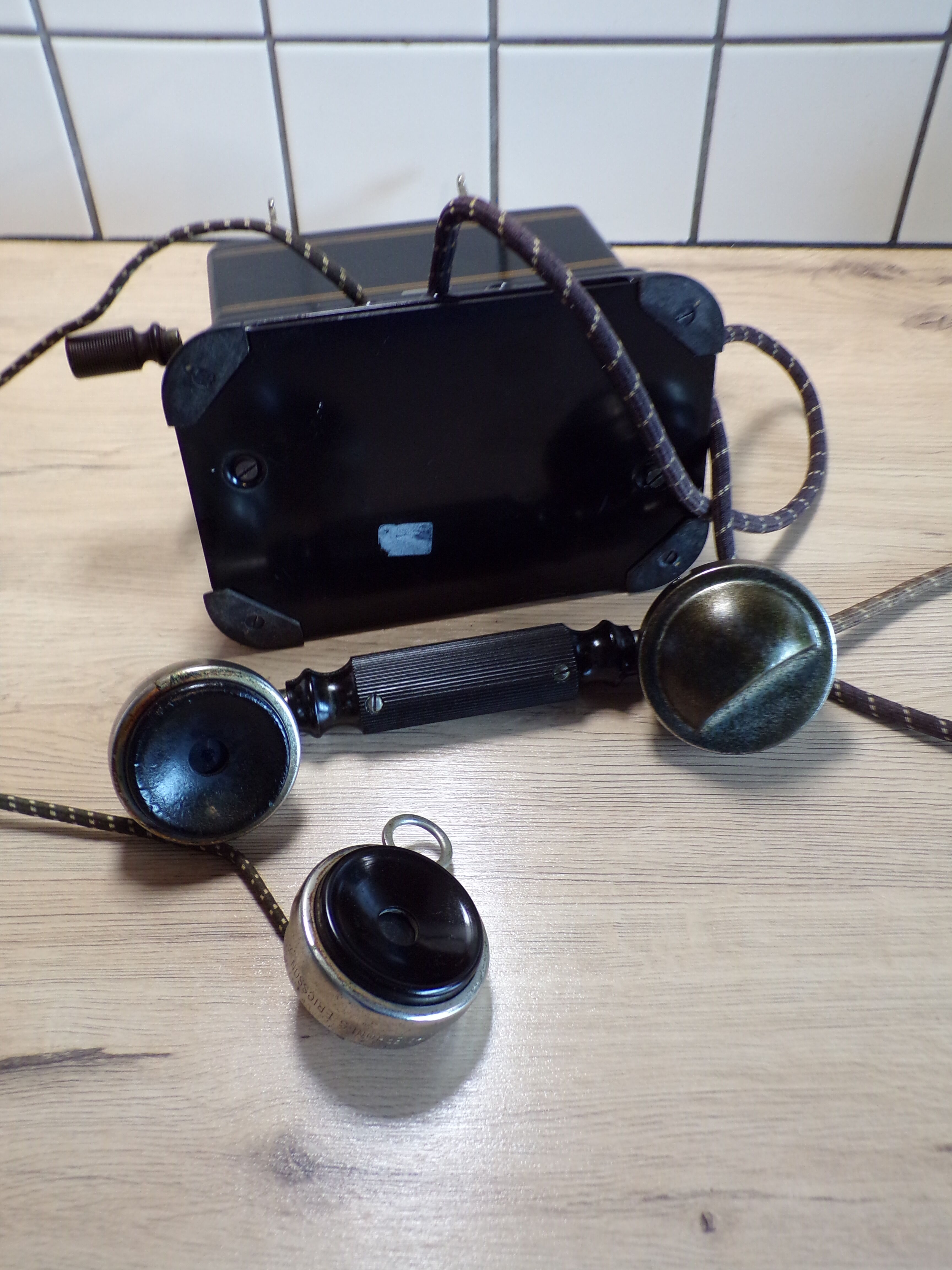 Phone 1920 with crank