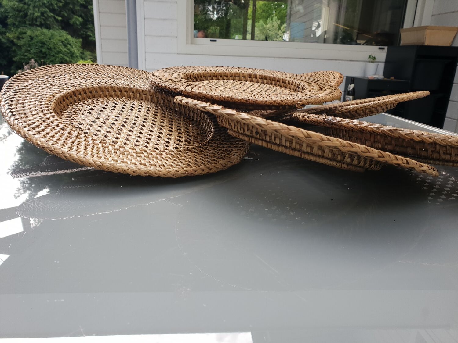 Rattan plates