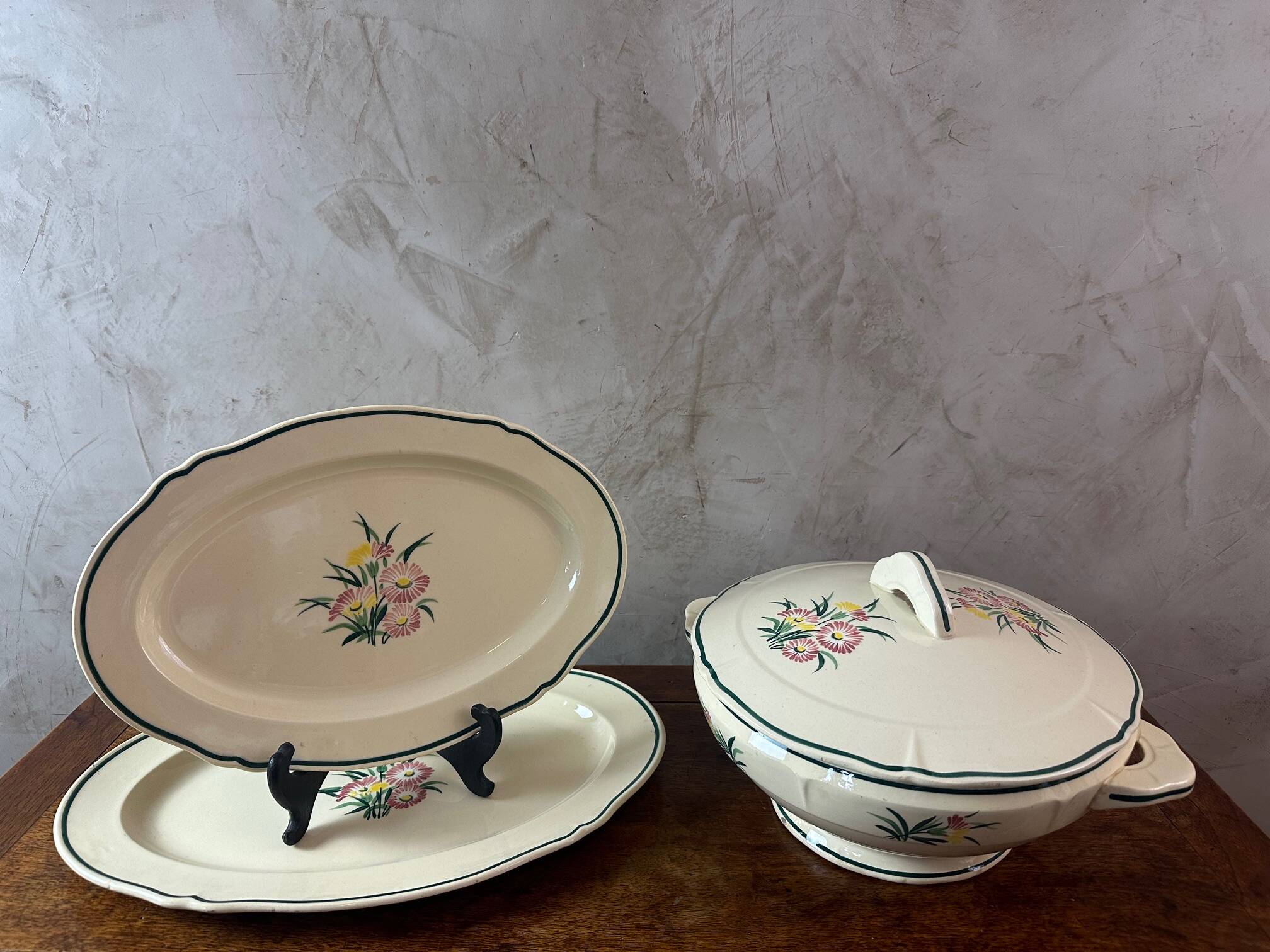 Hand painted Gien service