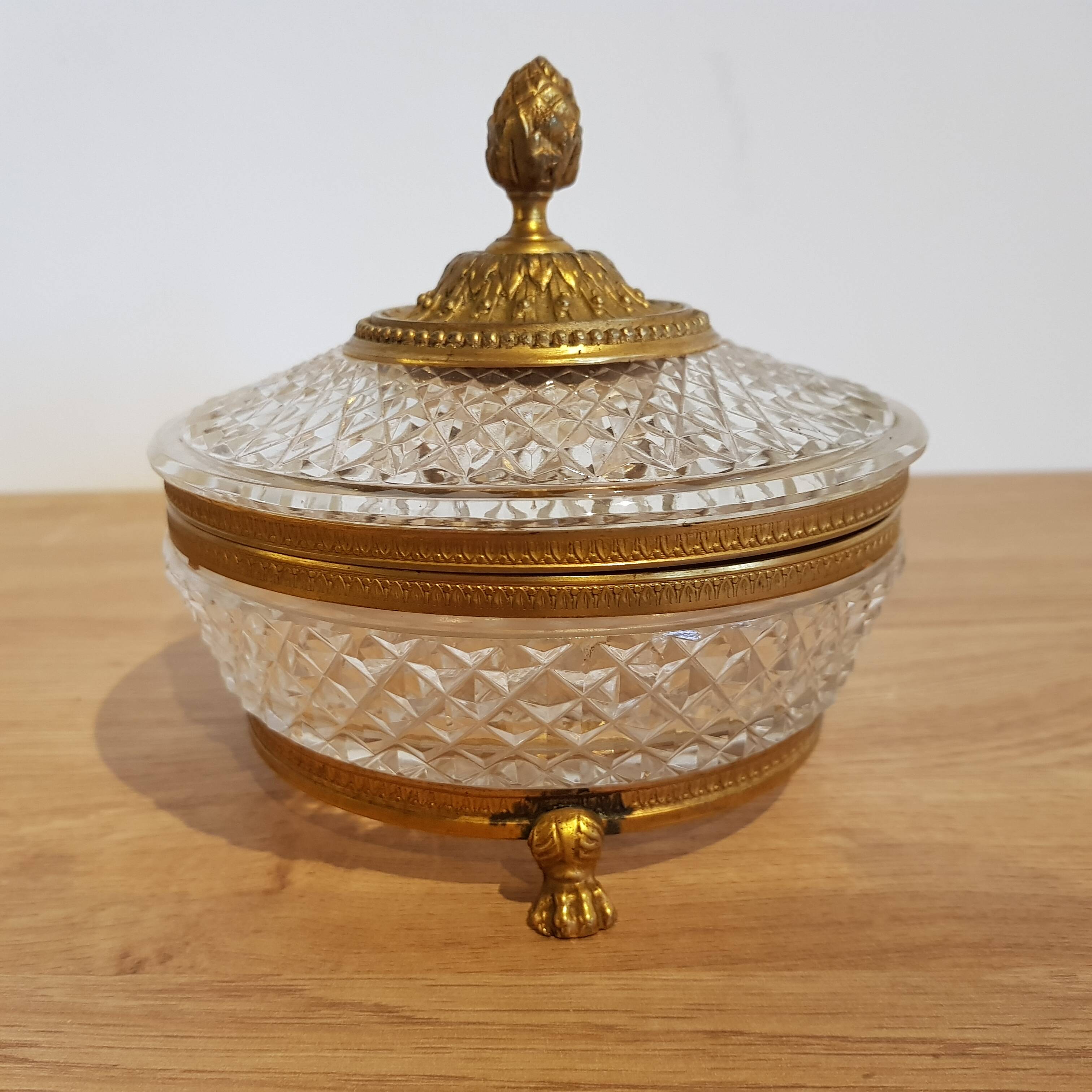 Candy box in crystal and gilded bronze