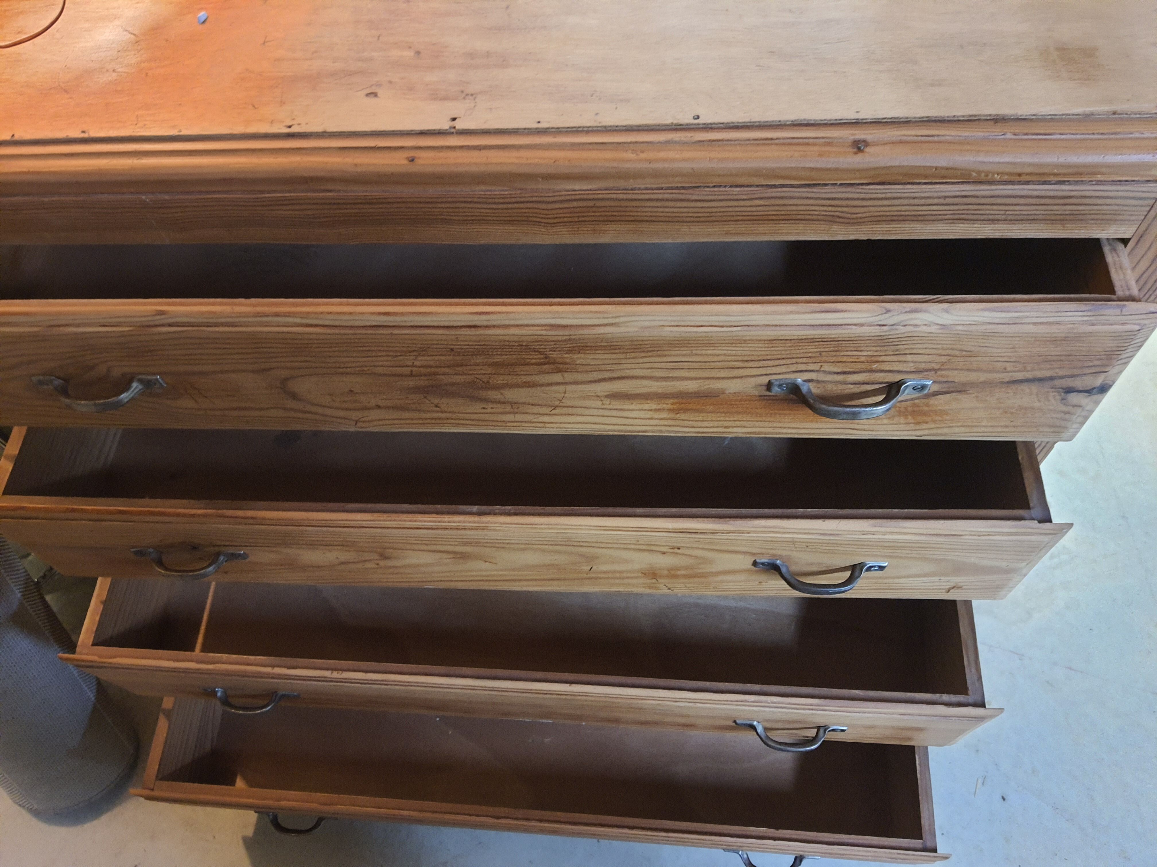 Vintage chest of drawers