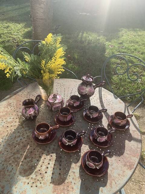 Coffee or tea service in enameled ceramic by Marius Giuge, artisan potter in Vallauris,