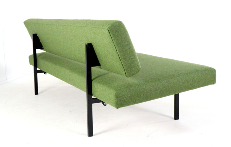 Sofa Gijs van der Sluis no. 540 - fully restored - original Dutch design