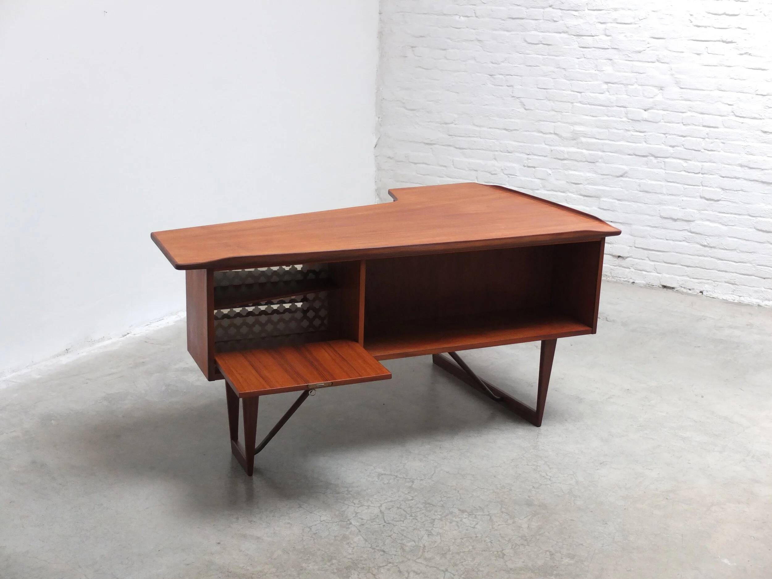 Freestanding 'Boomerang' desk in teak by Peter Løvig Nielsen, 1968