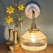 Applique coudée globe vintage en verre jaune et doré