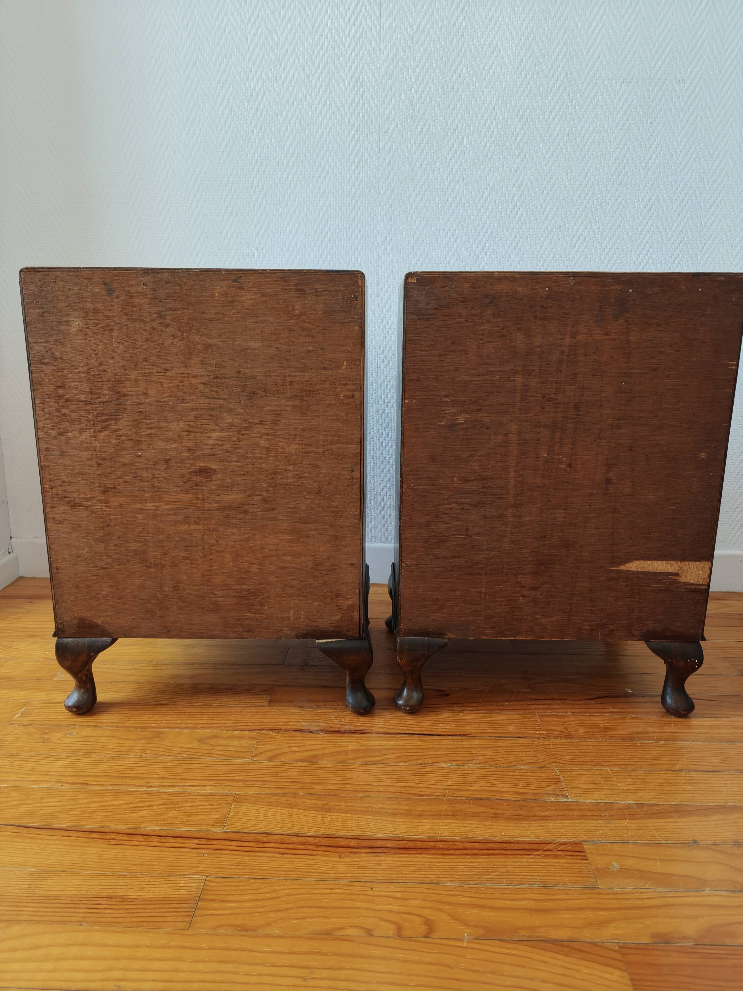 Paire de petites commodes anglaises style Queen Anne – années 1950