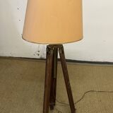 Tripod floor lamp in wood and adjustable brass