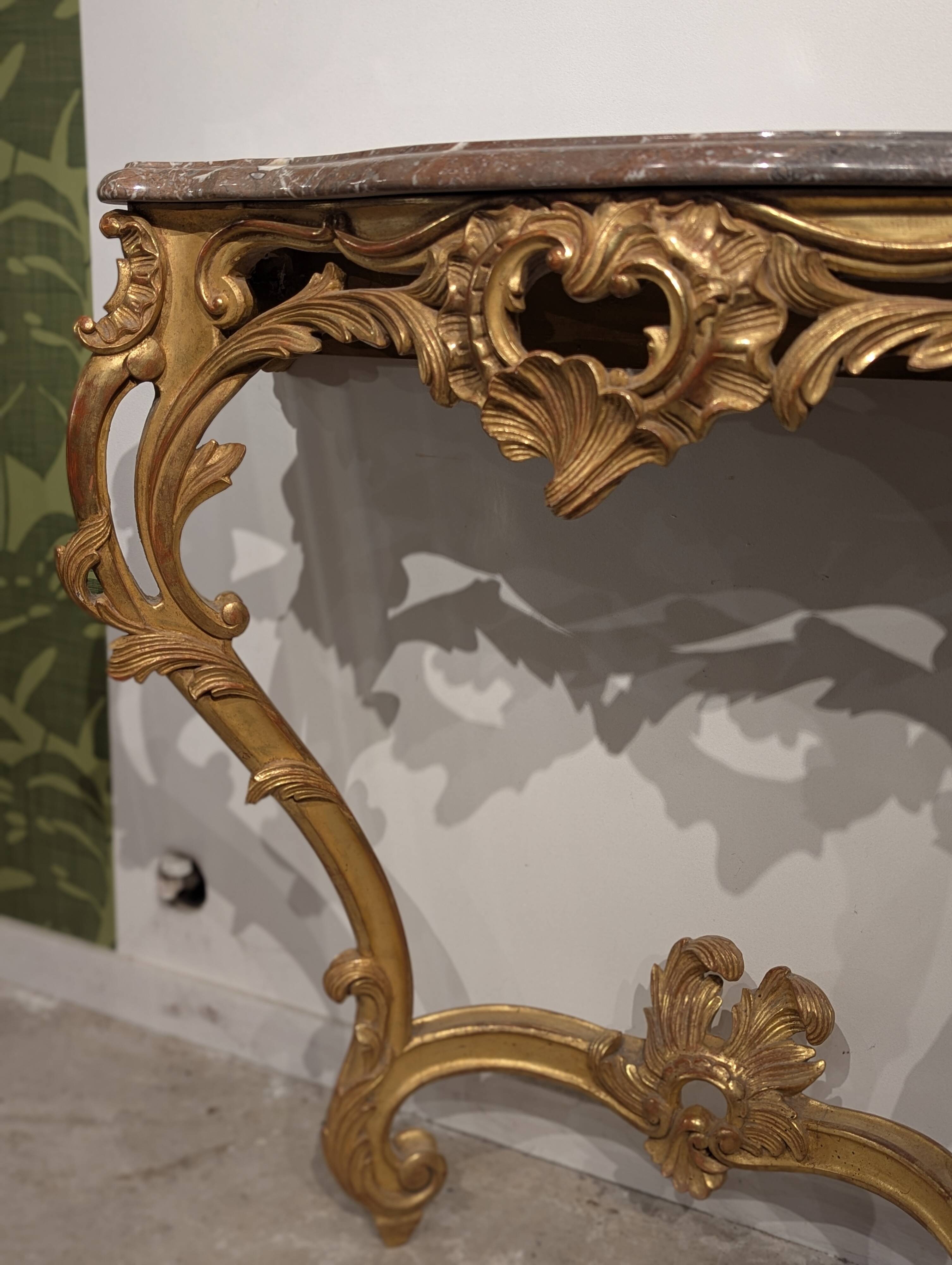 Console Louis XV en bois doré