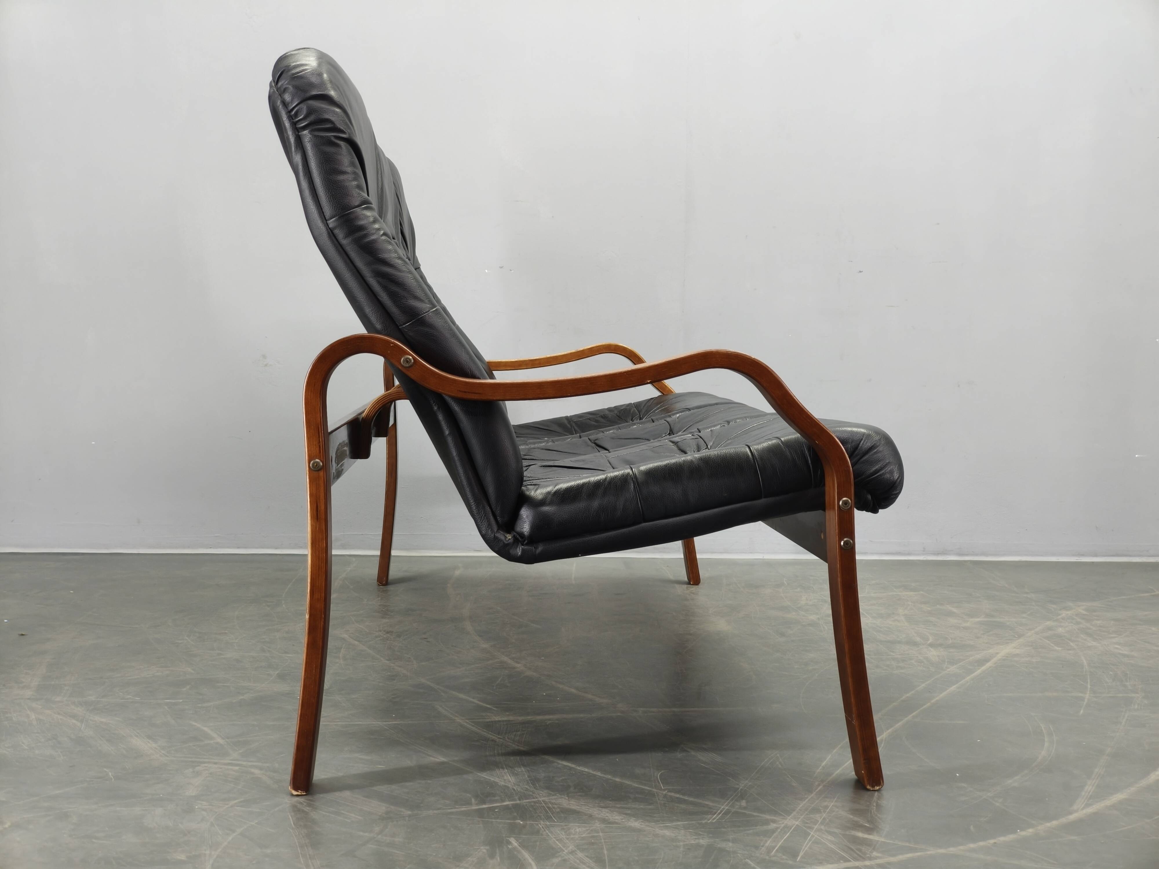 Scandinavian Leather Sofa in the Style of Alvar Aalto, 1970s