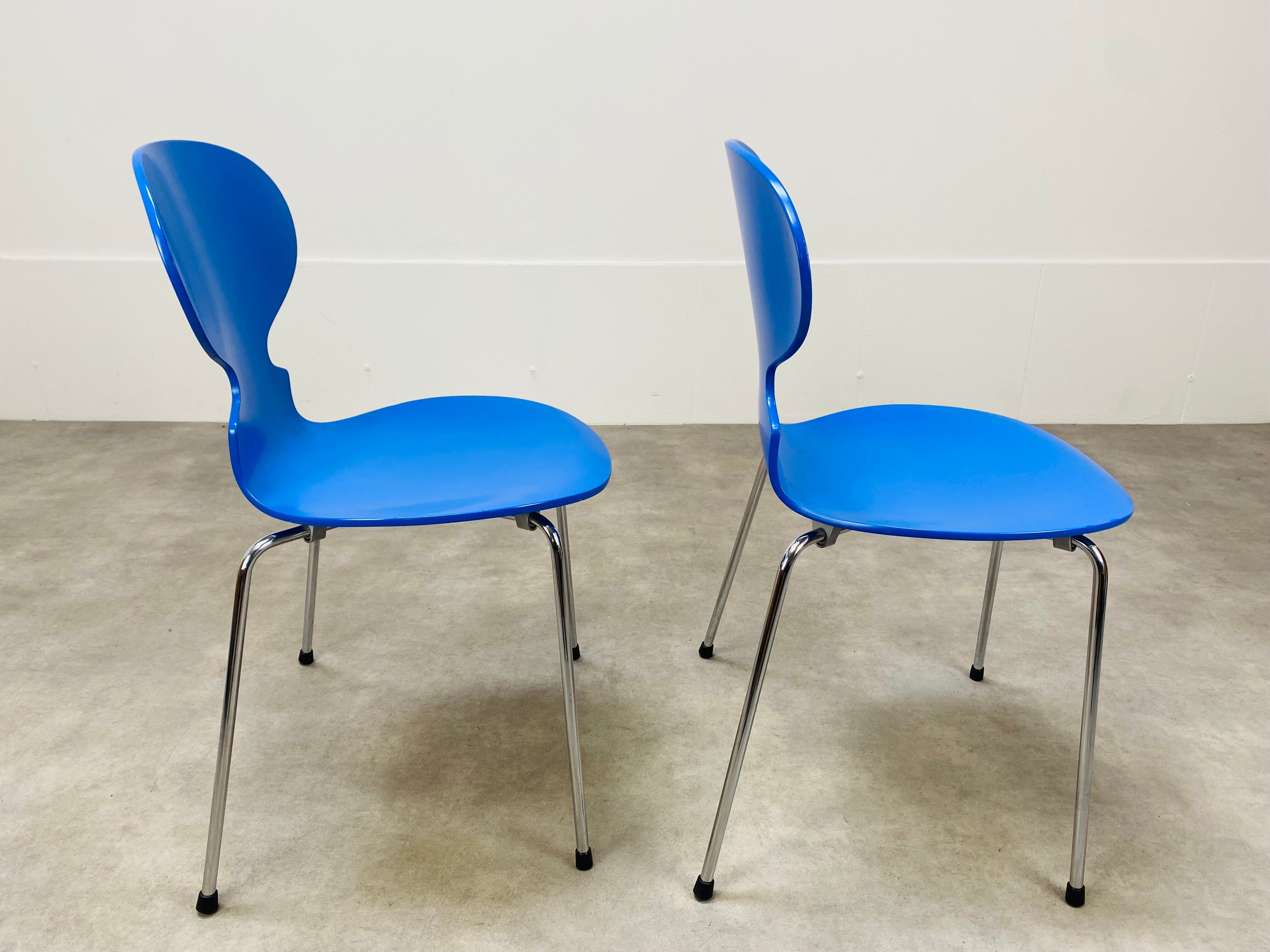 2 ant chairs model Ant 3100 by Arne Jacobsen for Fritz Hansen