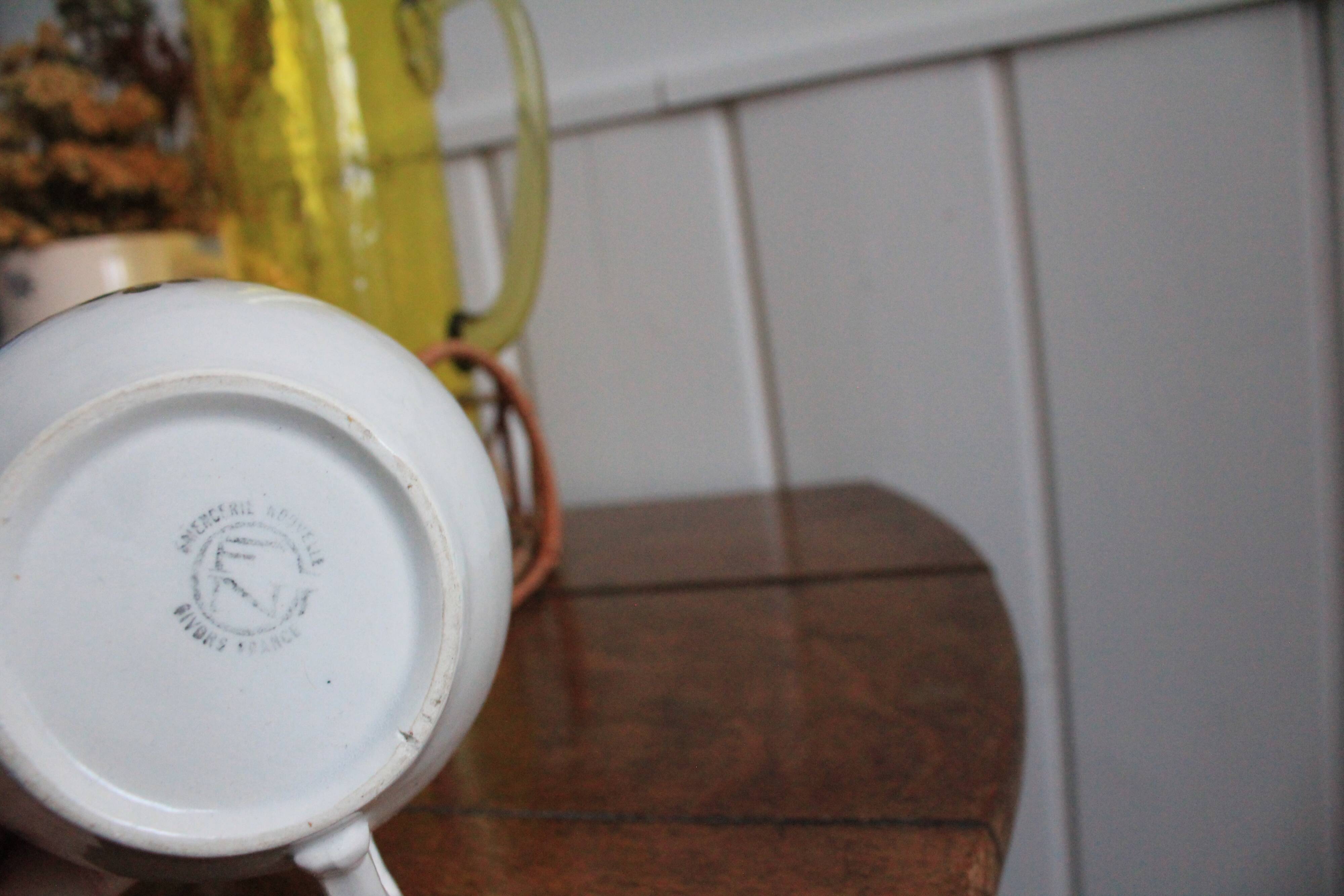 Large cup from the Faïencerie Nouvelle Givors model Rita.