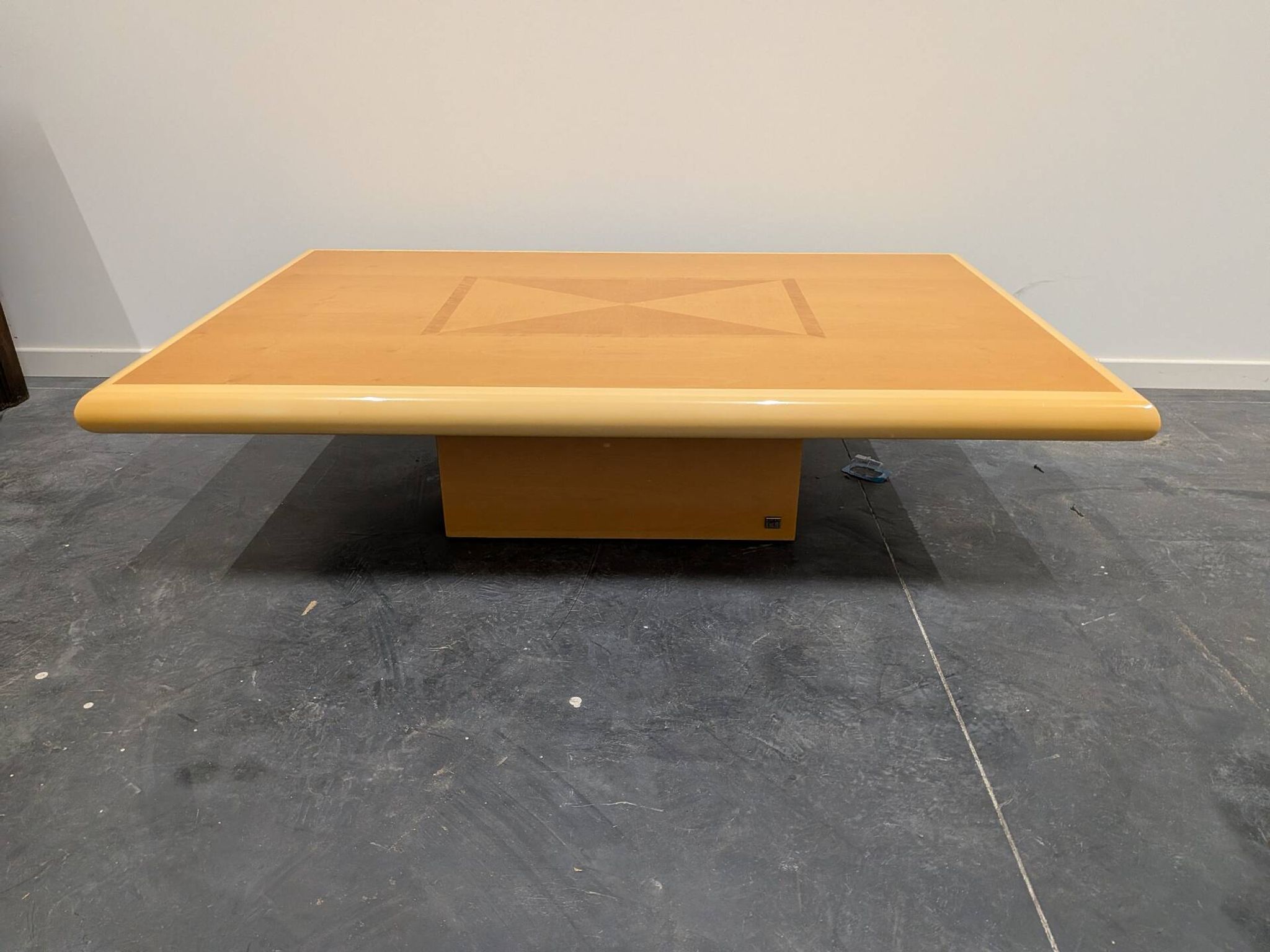 Vintage coffee table signed Jean-Claude Mahey – French design from the 1970s.